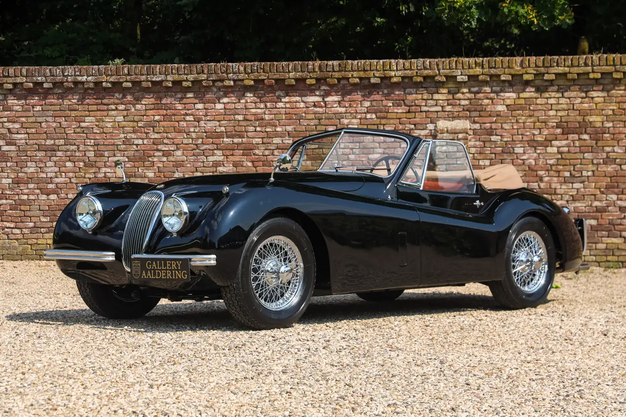 Jaguar XK120 DHC Stunning condition! It was very well res, foto 11