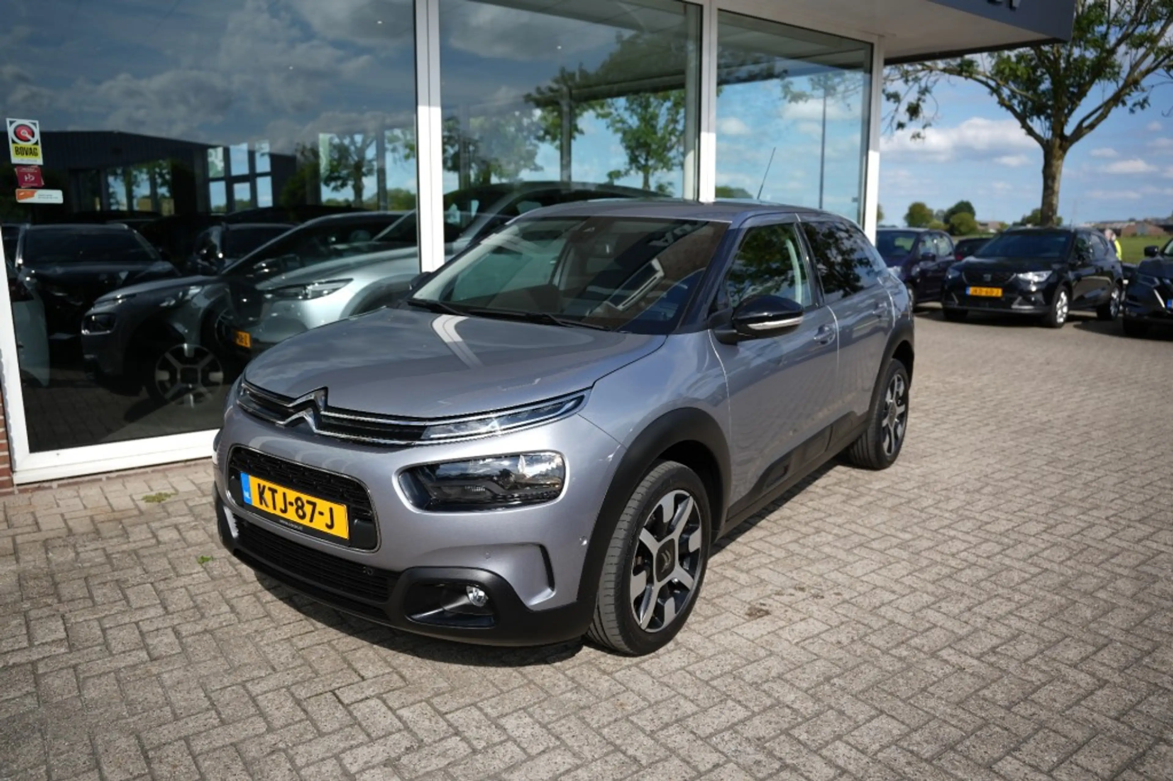 Citroen C4 Cactus 1.2 PURETECH SHINE, Camera, Carplay ,ALL IN PRIJS