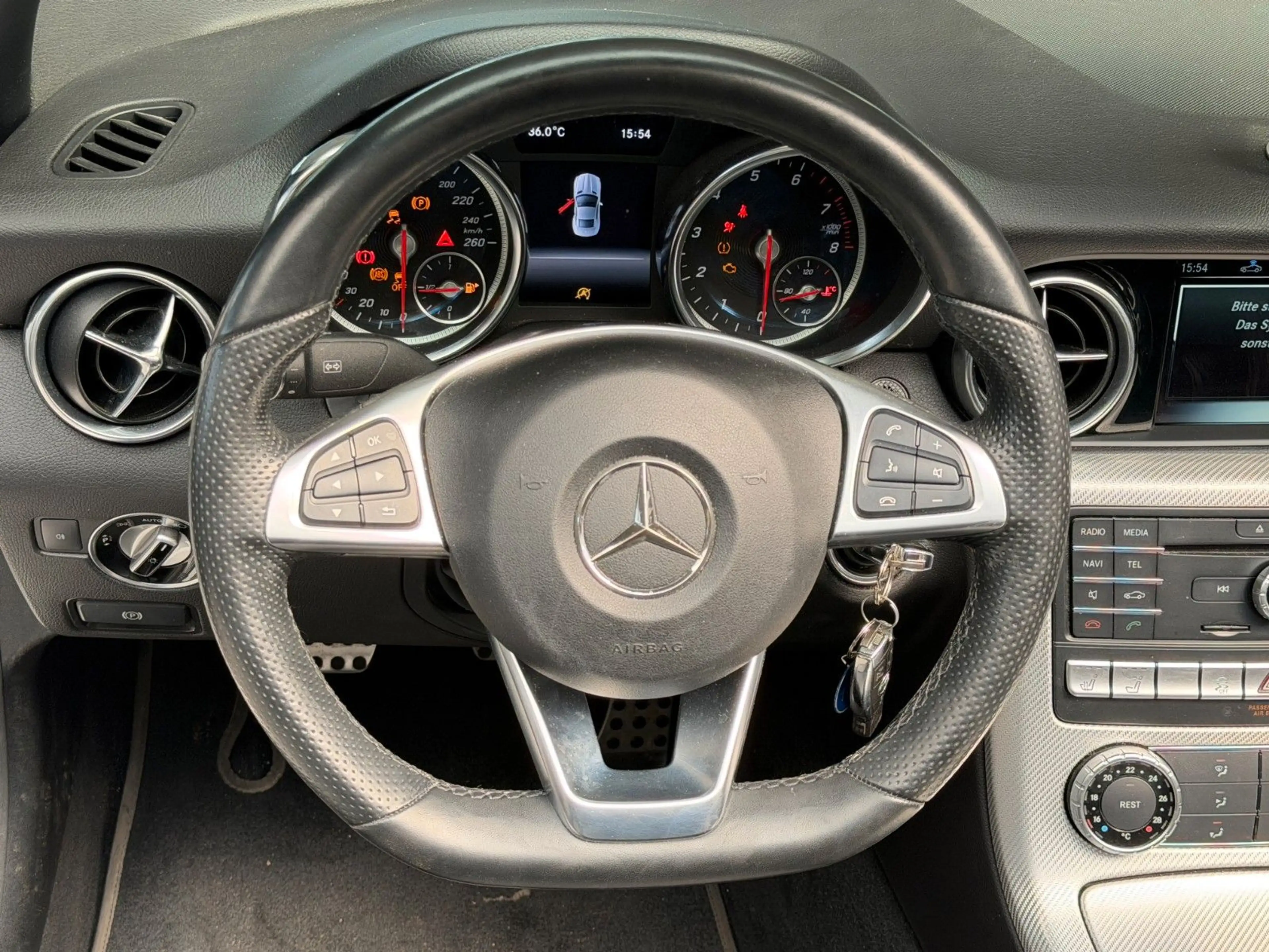 Mercedes-Benz SLC 180 Roadster*LED*Navi*SHZ*Airscarf — photo 12