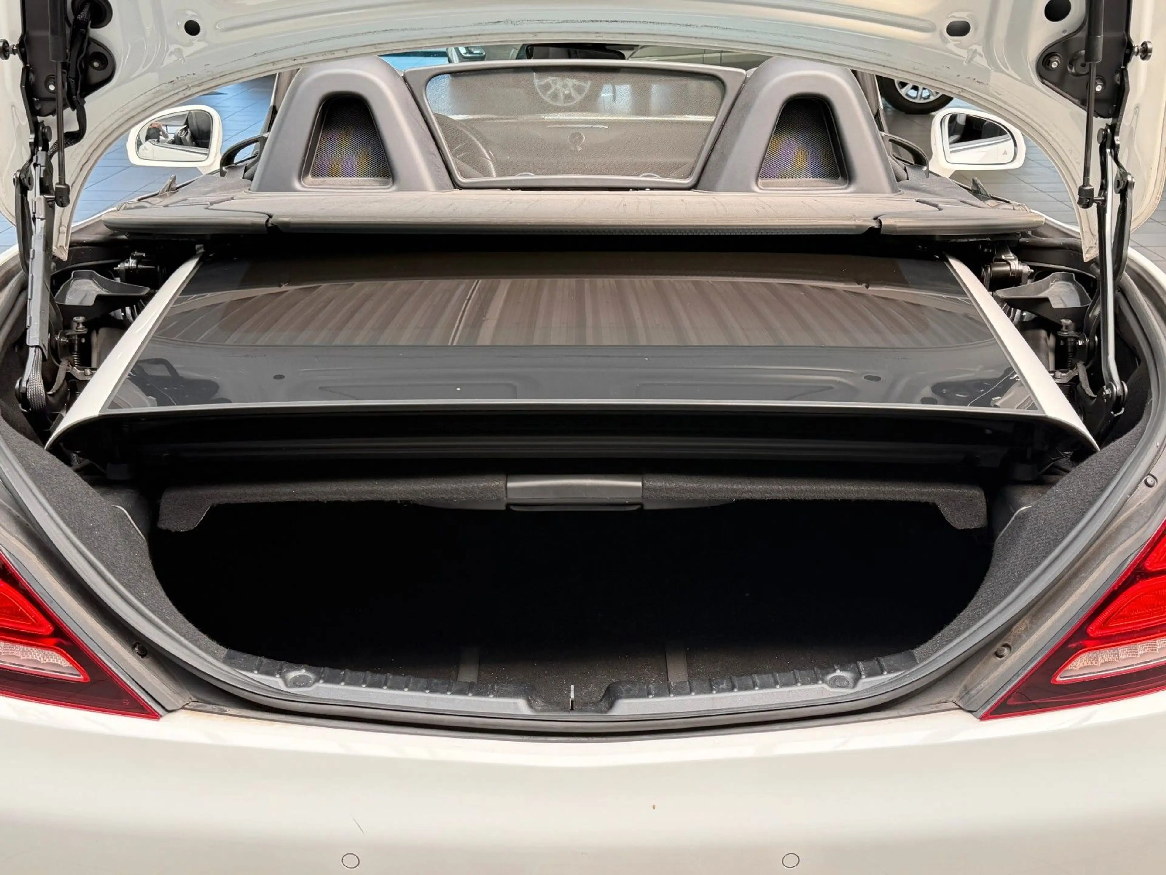 Mercedes-Benz SLC 180 Roadster*LED*Navi*SHZ*Airscarf — photo 8