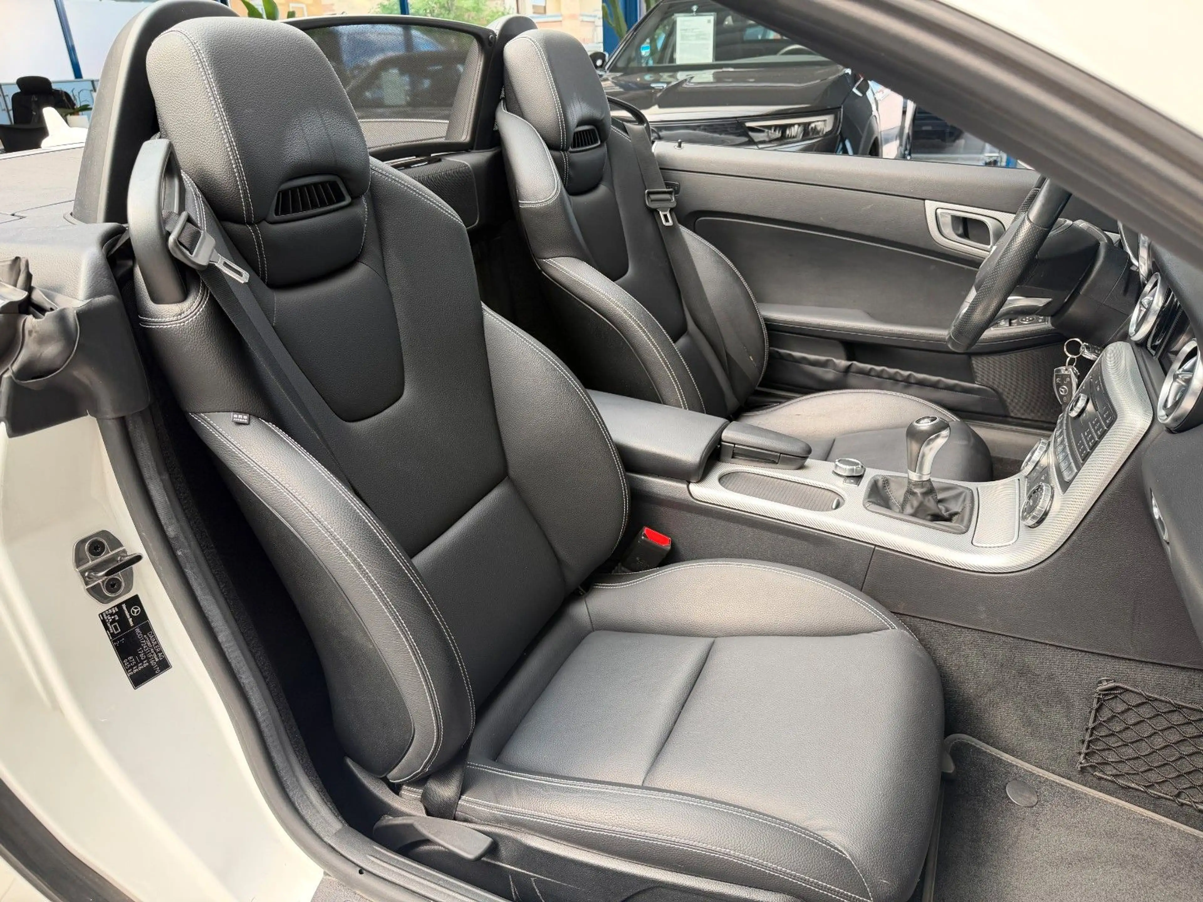 Mercedes-Benz SLC 180 Roadster*LED*Navi*SHZ*Airscarf — photo 9