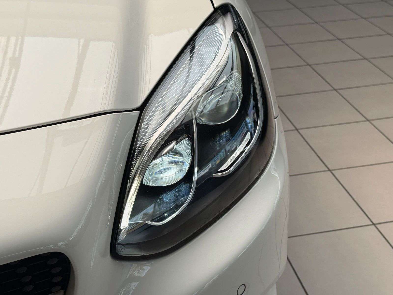 Mercedes-Benz Slc 2018 photo 4
