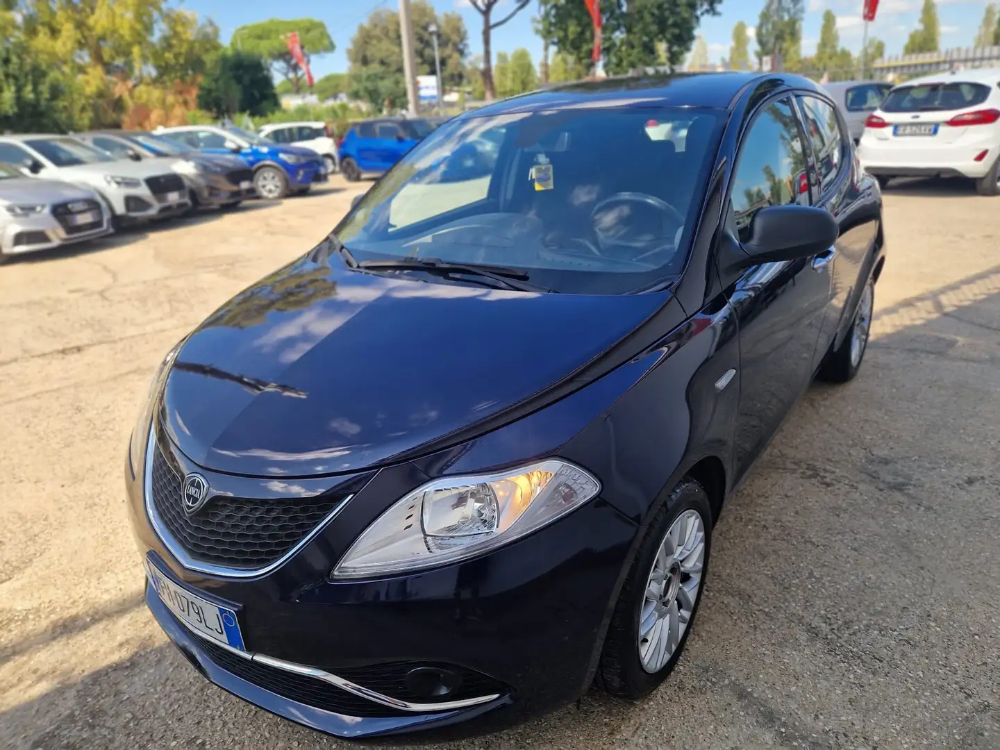 Lancia Ypsilon III  1.3 mjt Silver 95 cv 5 posti cerchi in  lega Blu/Azzurro - 1