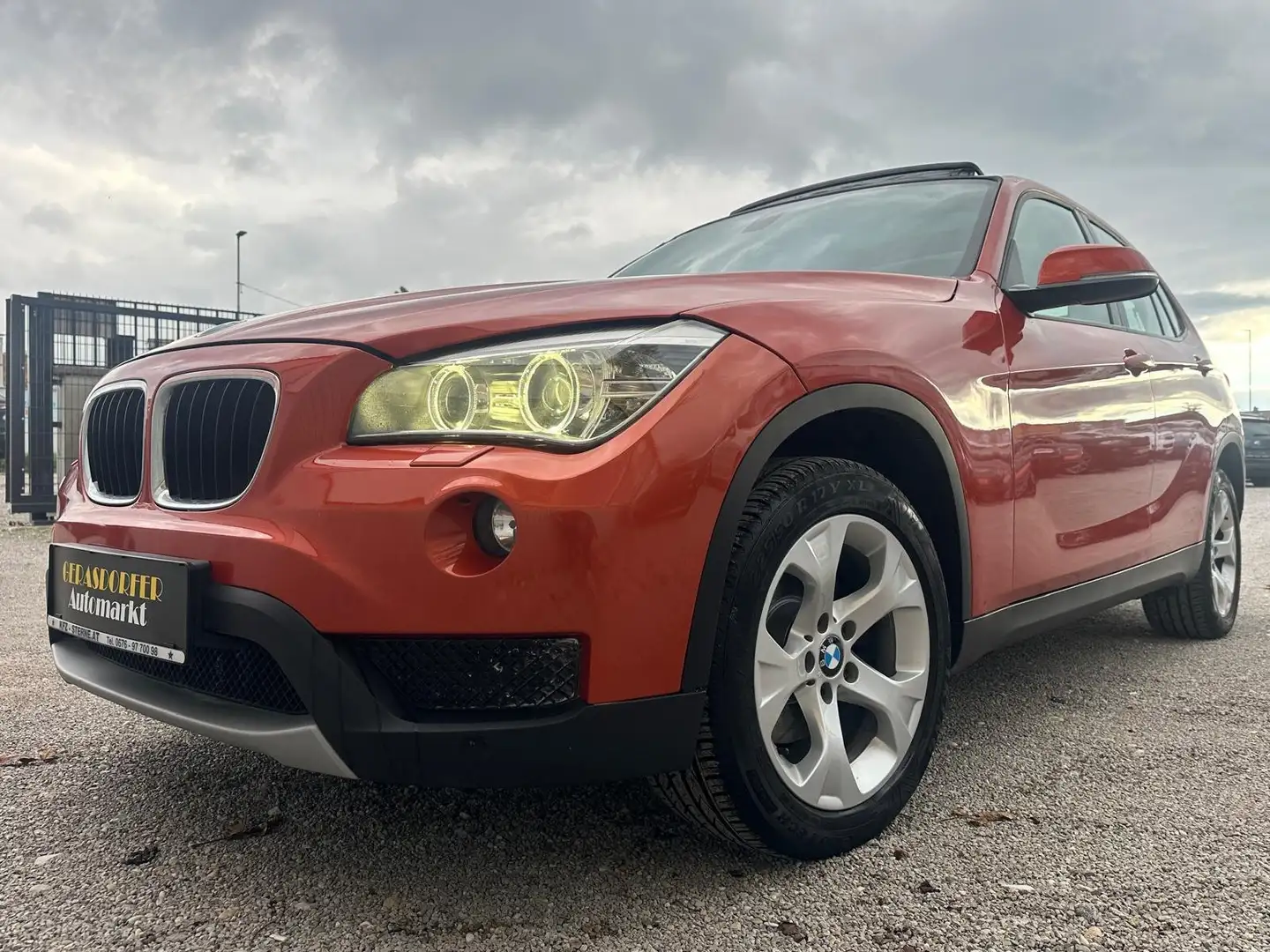 BMW X1 18 d xDrive Aut. **Finanzierung*Panorama** Orange - 2