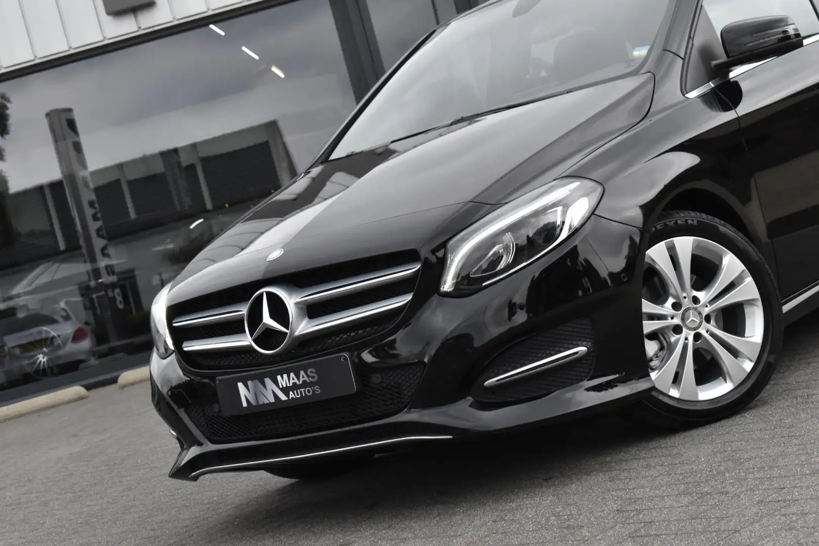 Mercedes-Benz B 200 Urban Noir - 2