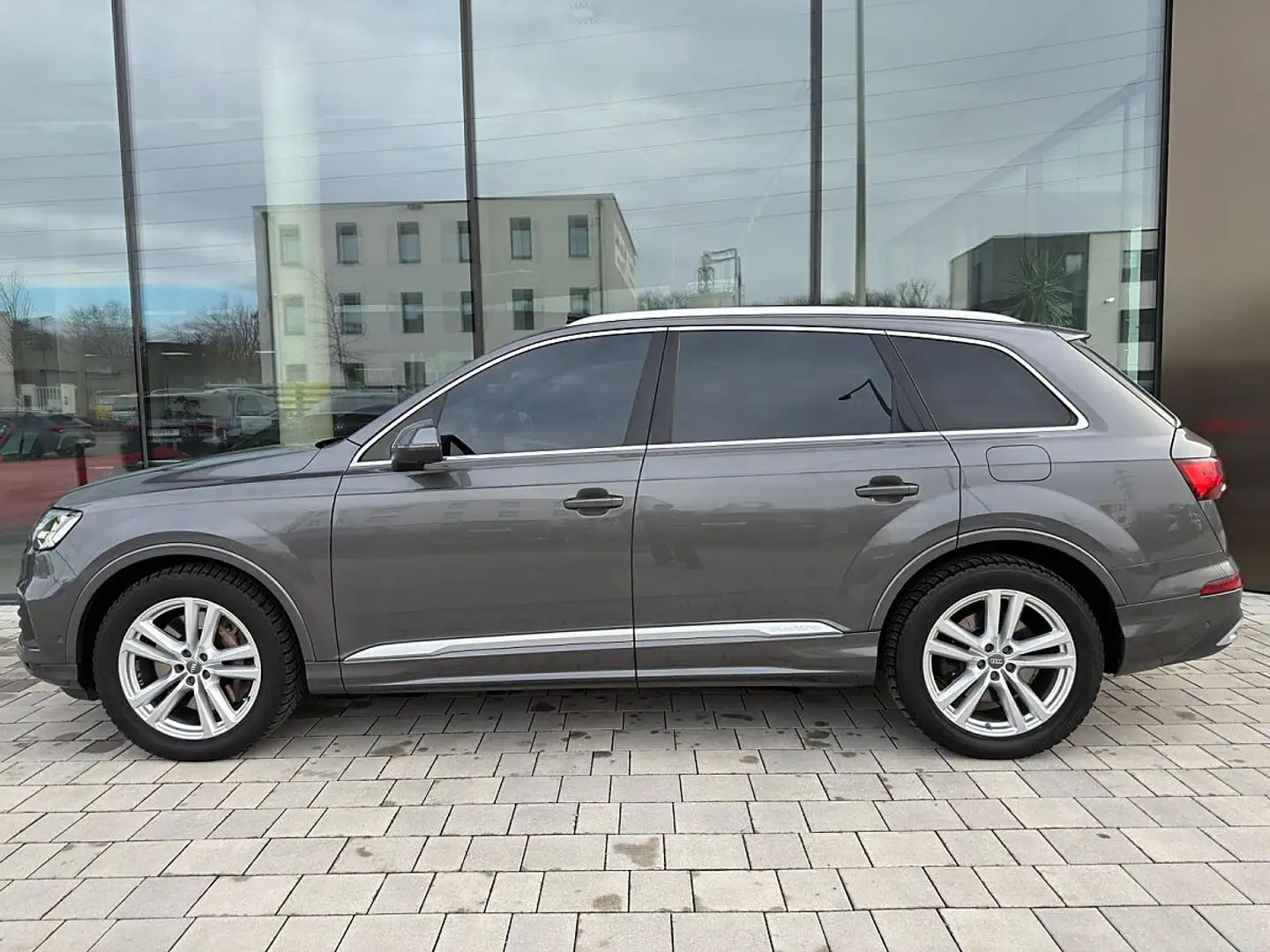 Audi Q7 55 TFSI e PHEV quattro *S-line*PANO*B&O*HUD*LUFT Grau - 2