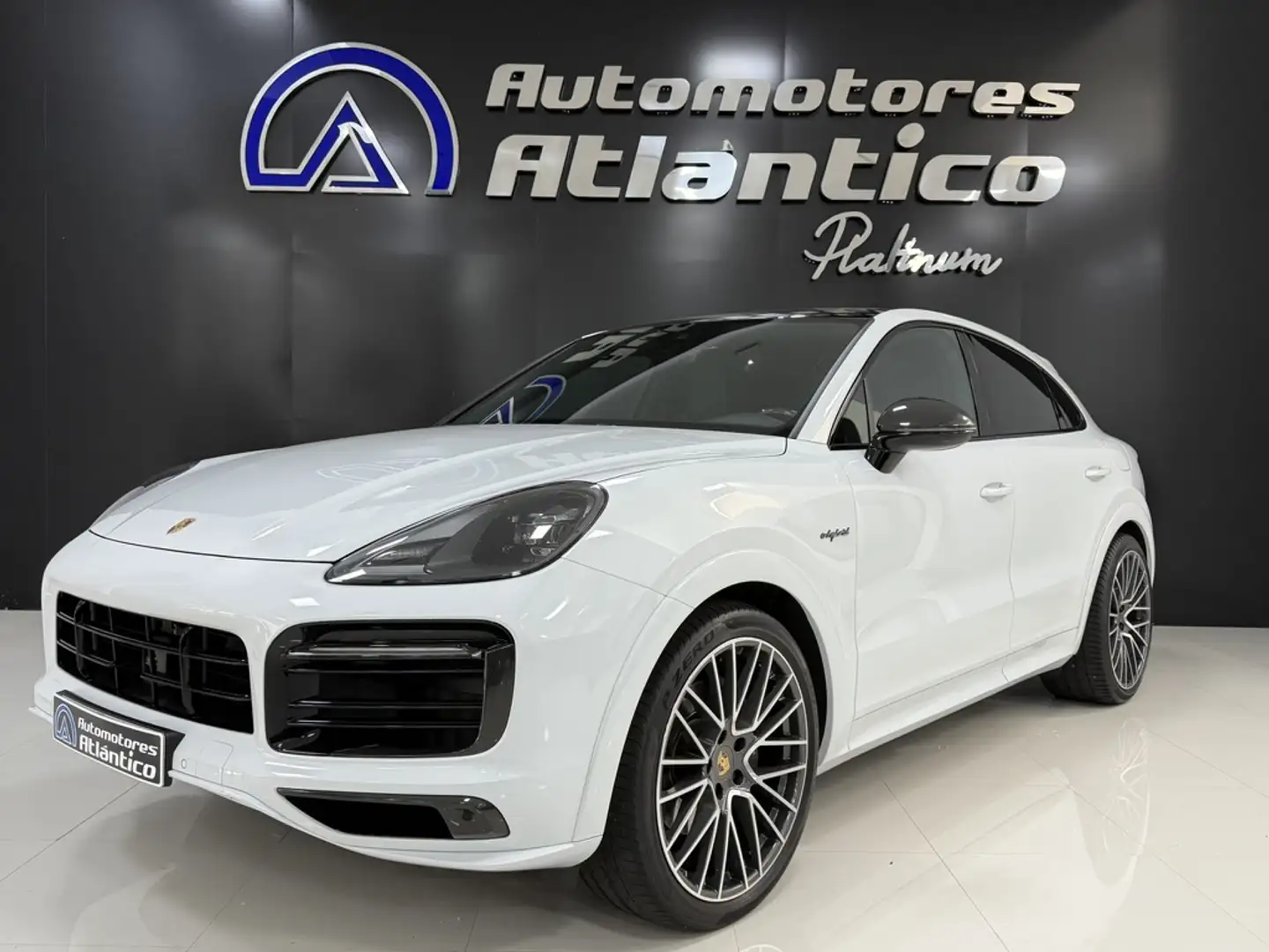 Porsche Cayenne E-Hybrid Coupé Aut. Weiß - 1