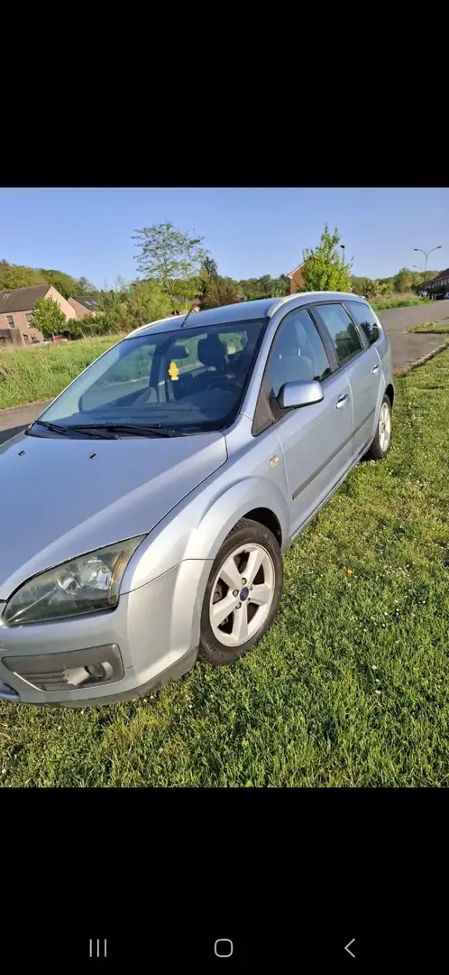 Ford Focus 1.6i - 1