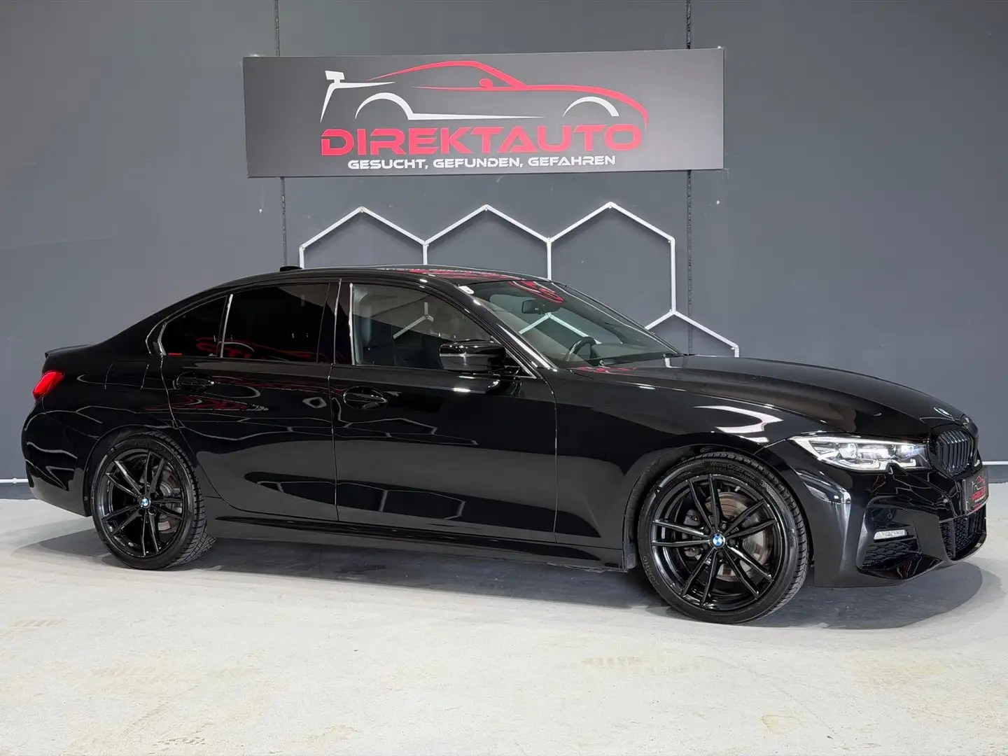 BMW 320 320 d xDrive M Sport Schwarz - 1