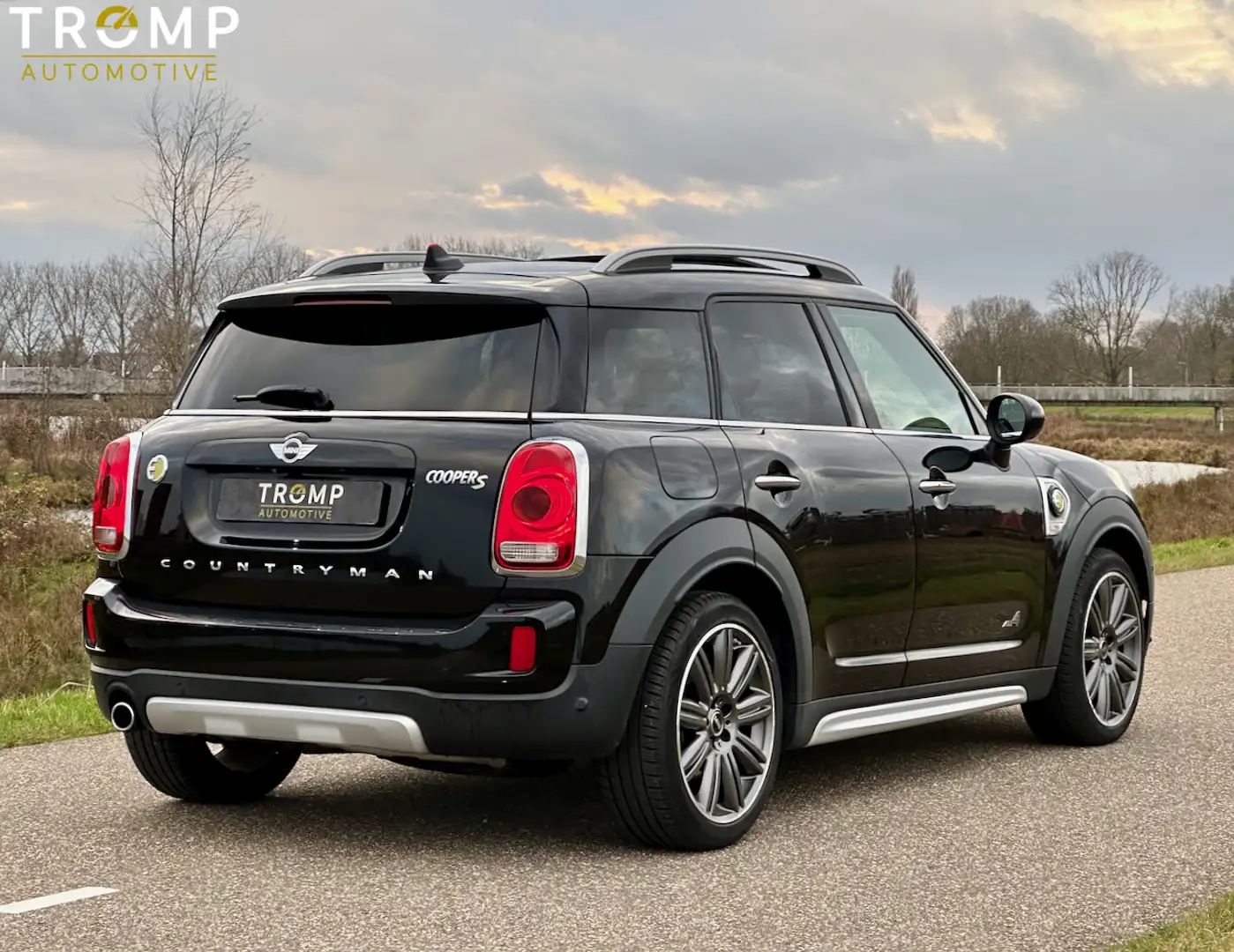 MINI Sonstige Countryman 1.5 ALL4 Chili | PANO | Harman Kardon | Schwarz - 2
