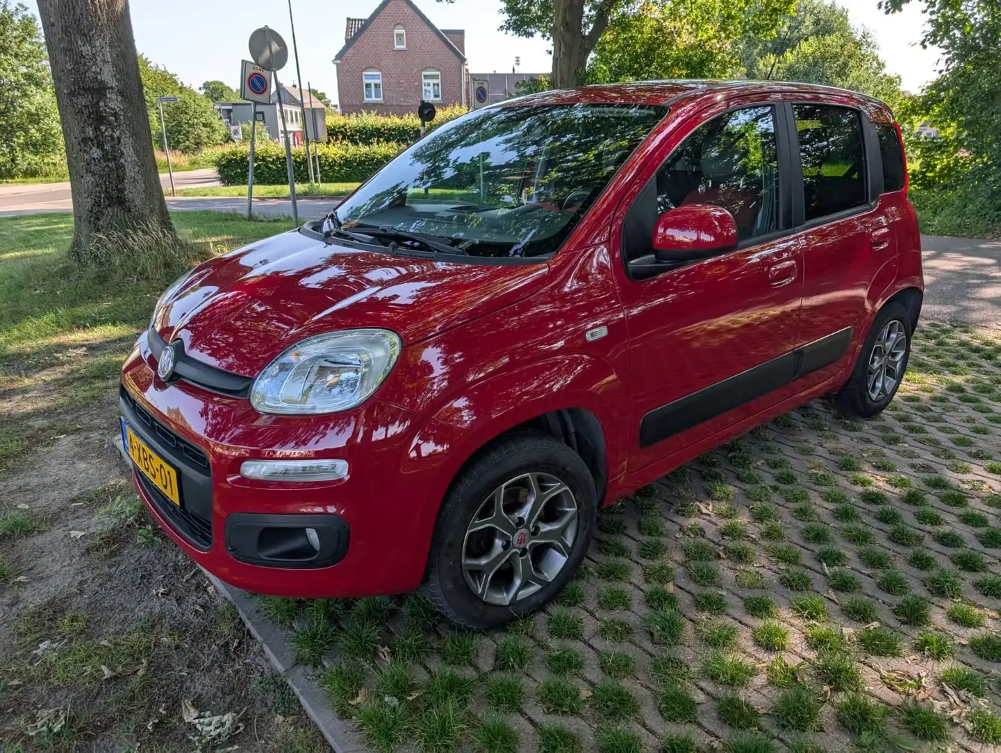 Fiat Panda 0.9 TwinAir Lounge Rood - 2