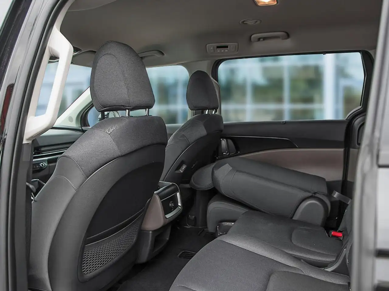 Kia Carnival photo Kia Carnival