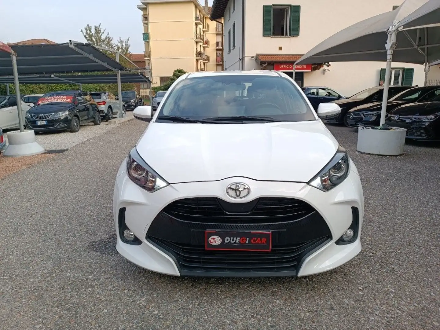 Toyota Yaris 1.0 5 porte Active Weiß - 2