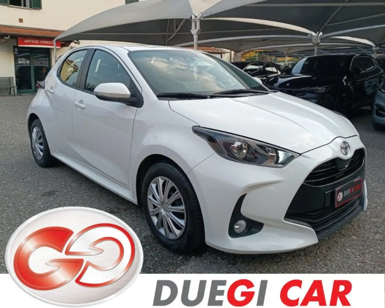 Toyota Yaris 1.0 5 porte Active Weiß - 1