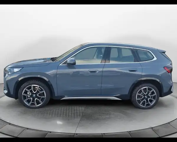 BMW X1 view 9