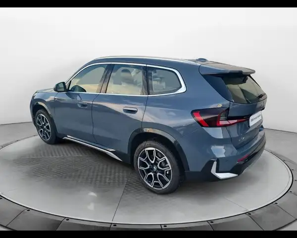 BMW X1 view 8