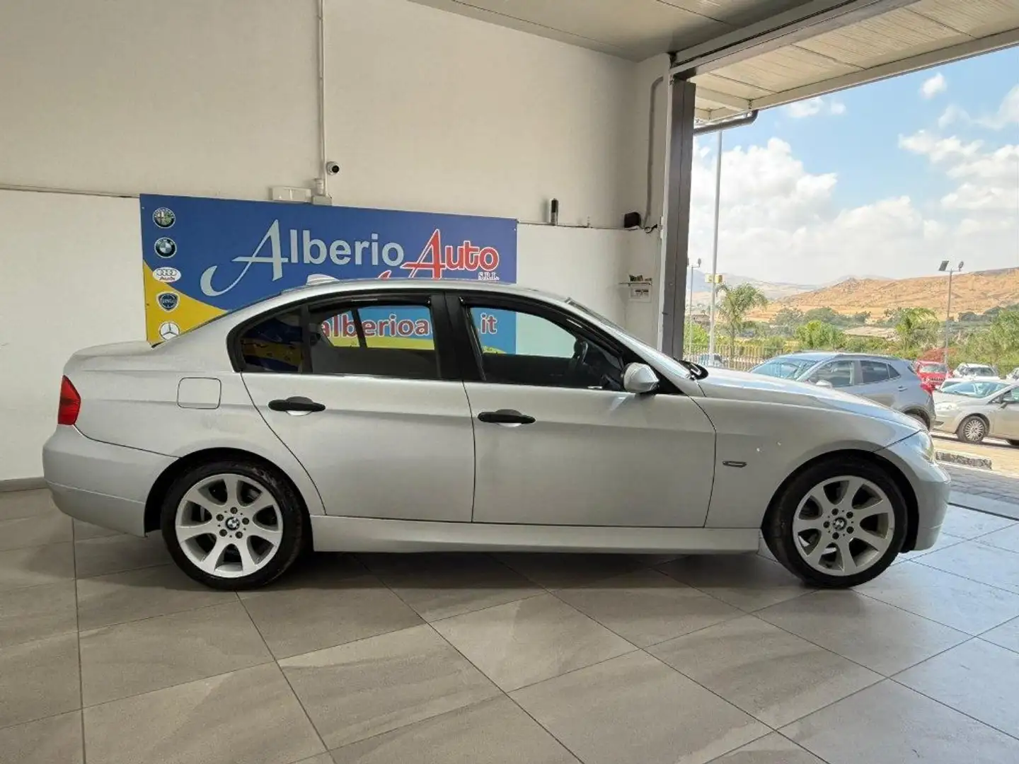 BMW 320 d cat Attiva Argento - 2