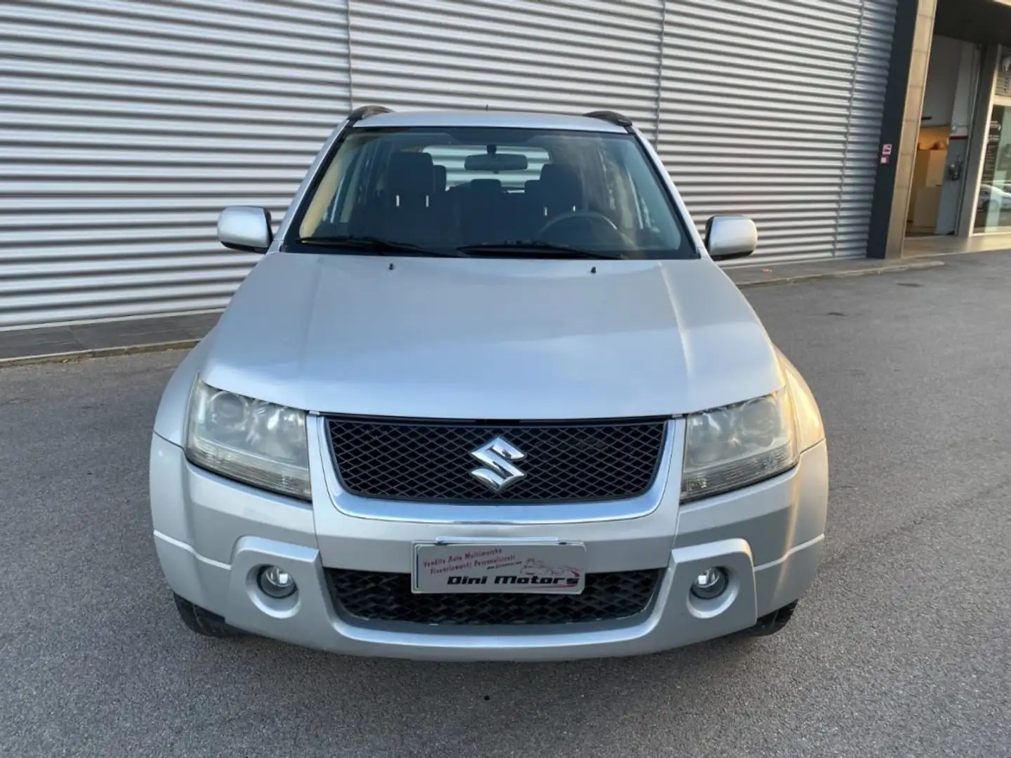 Suzuki Grand Vitara 1.9 DDiS 5 porte Executive 4X4 AWD GANCIO TRAINO Argento - 2