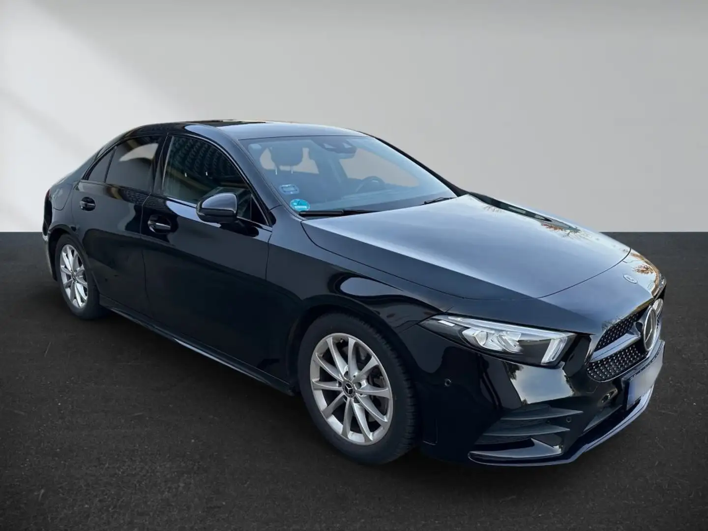 Mercedes-Benz A 250 e 8G-DCT AMG Line NAVI KAMERA 8 Fach bereift - 2