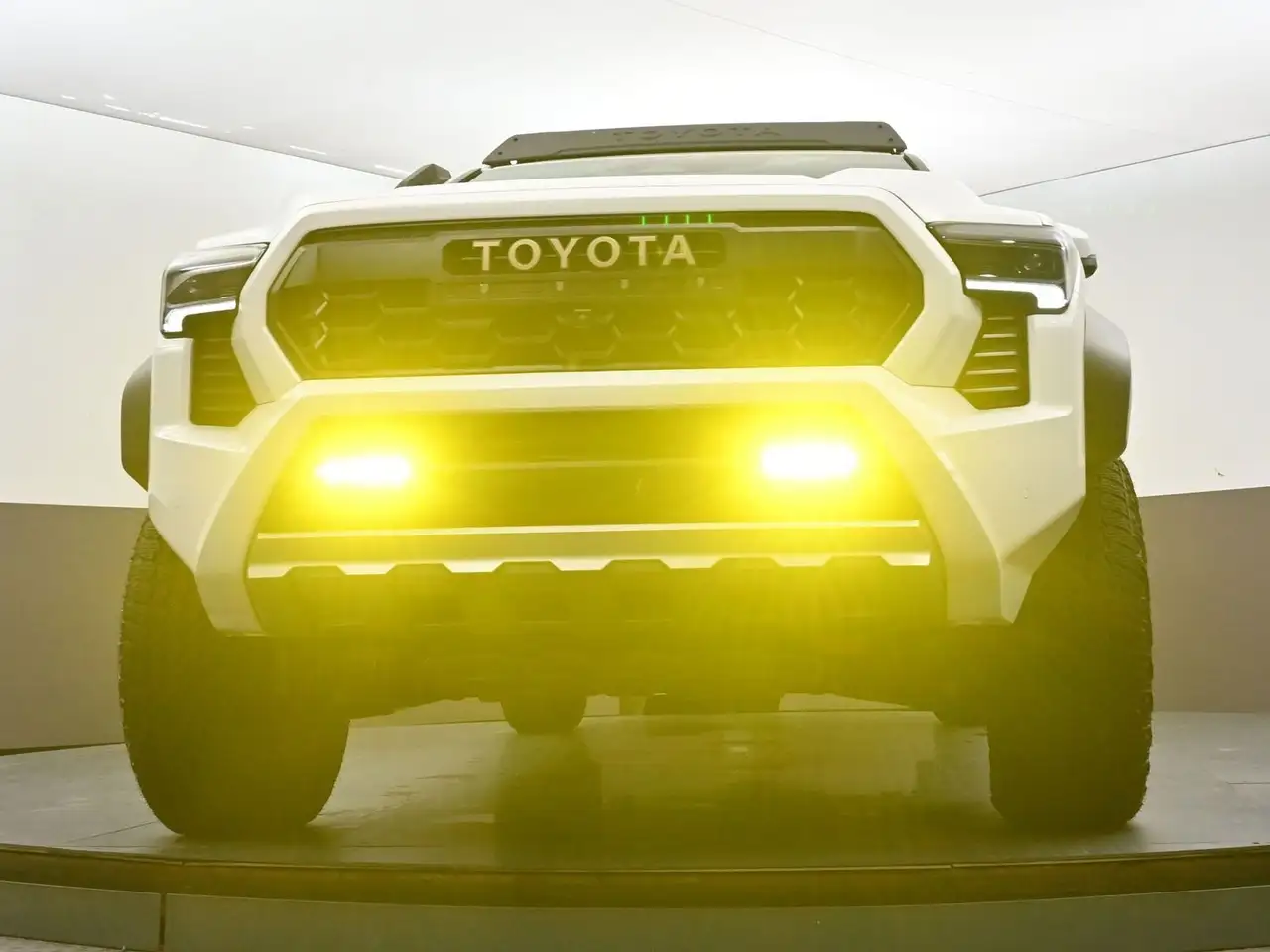 Toyota Tacoma снимка Toyota Tacoma