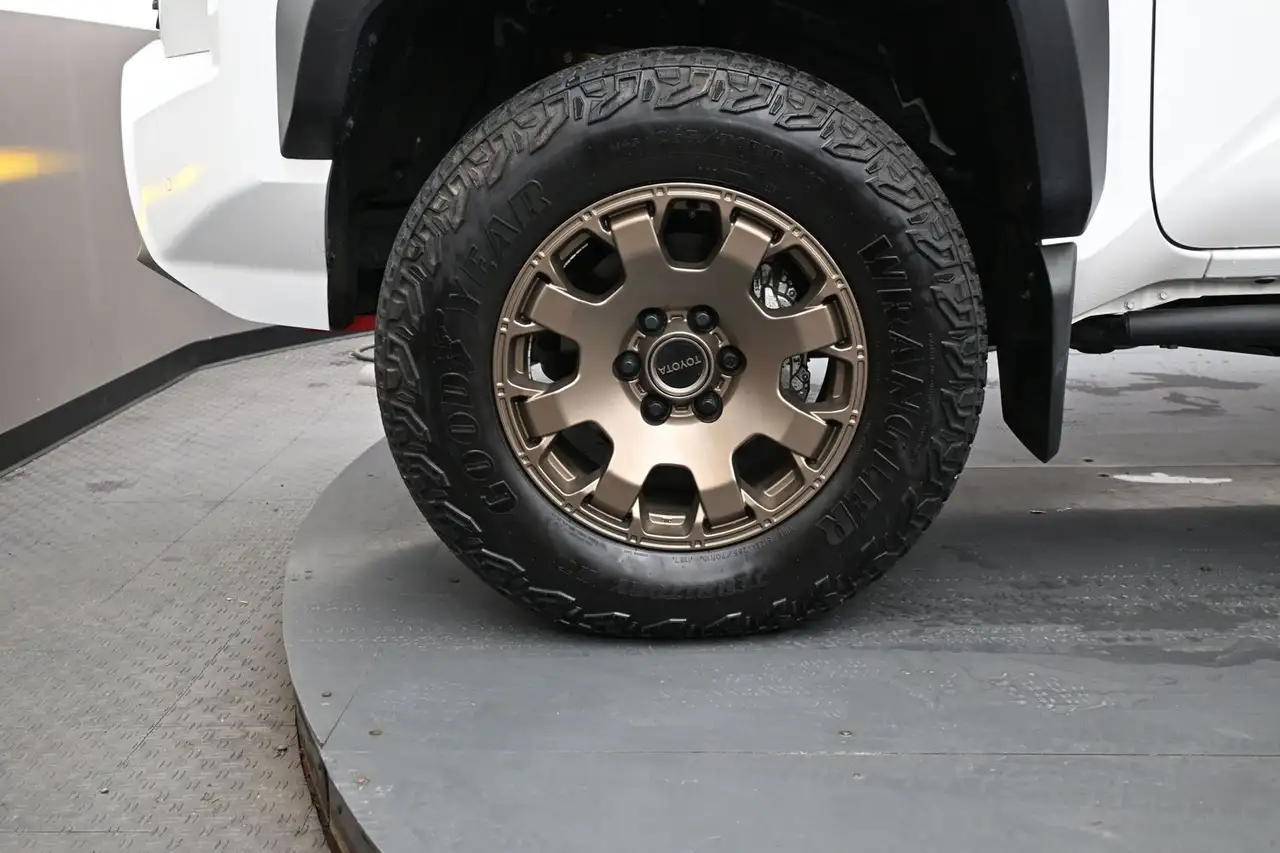 Toyota Tacoma снимка Toyota Tacoma