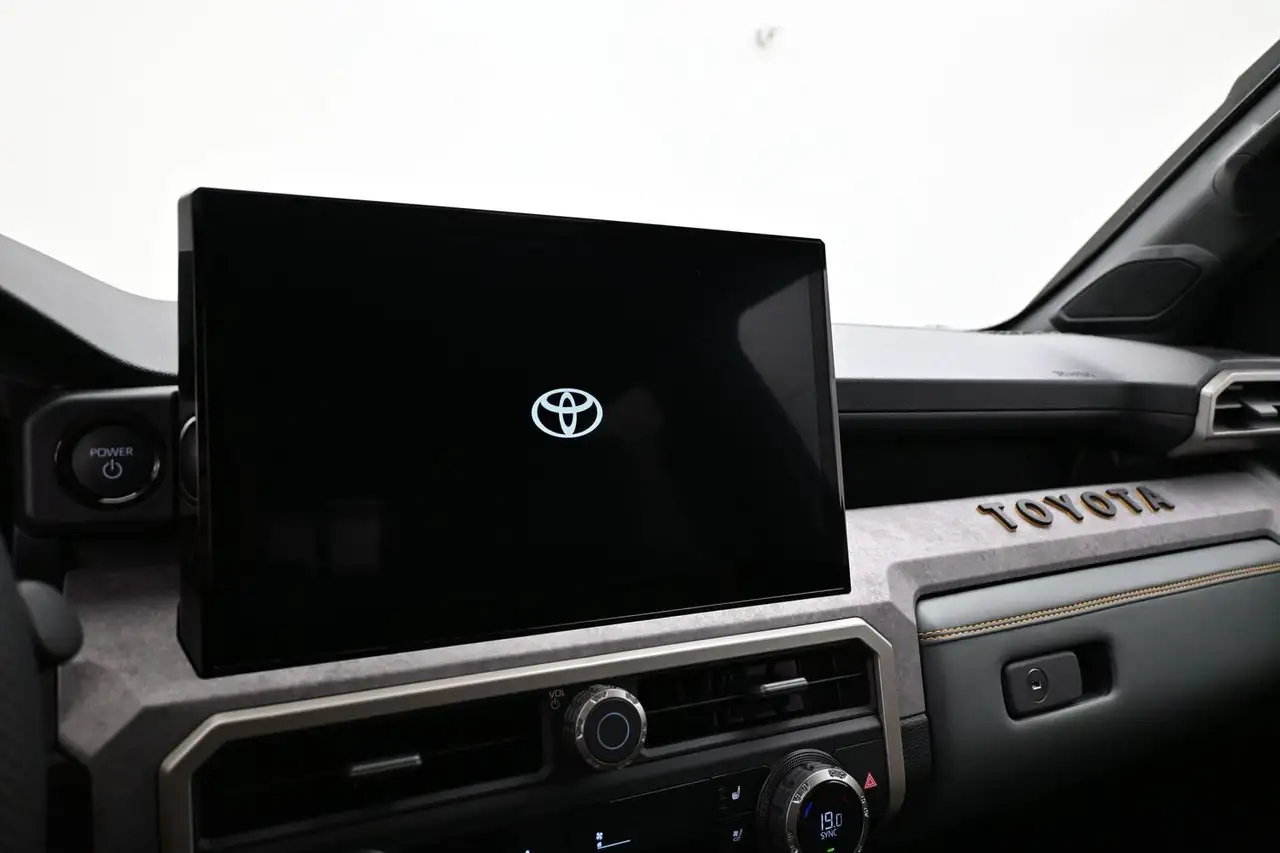 Toyota Tacoma снимка Toyota Tacoma