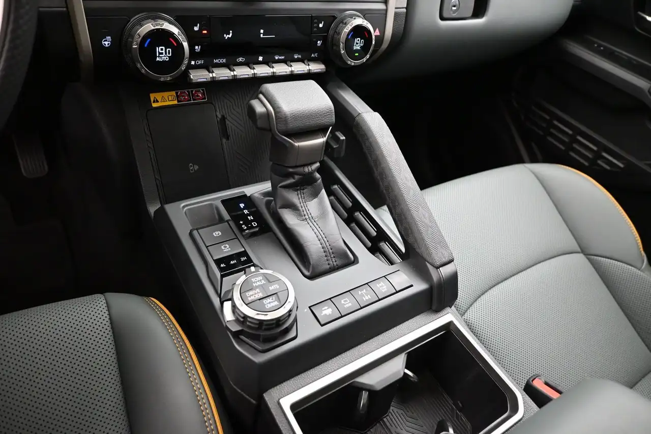 Toyota Tacoma снимка Toyota Tacoma