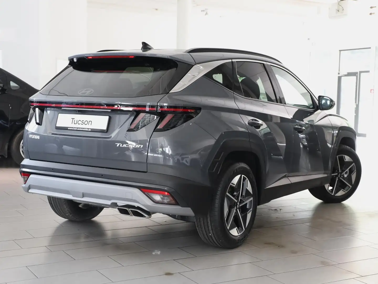 Hyundai TUCSON Trend 1.6 T-GDI (160 PS) 48V 7-DCT 2WD Grijs - 2