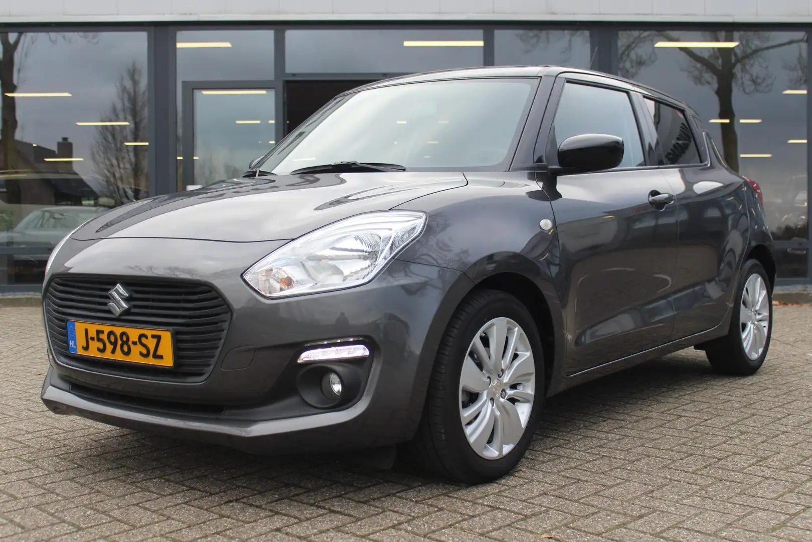 Suzuki Swift 1.2 Select Smart Hybrid Grijs - 2
