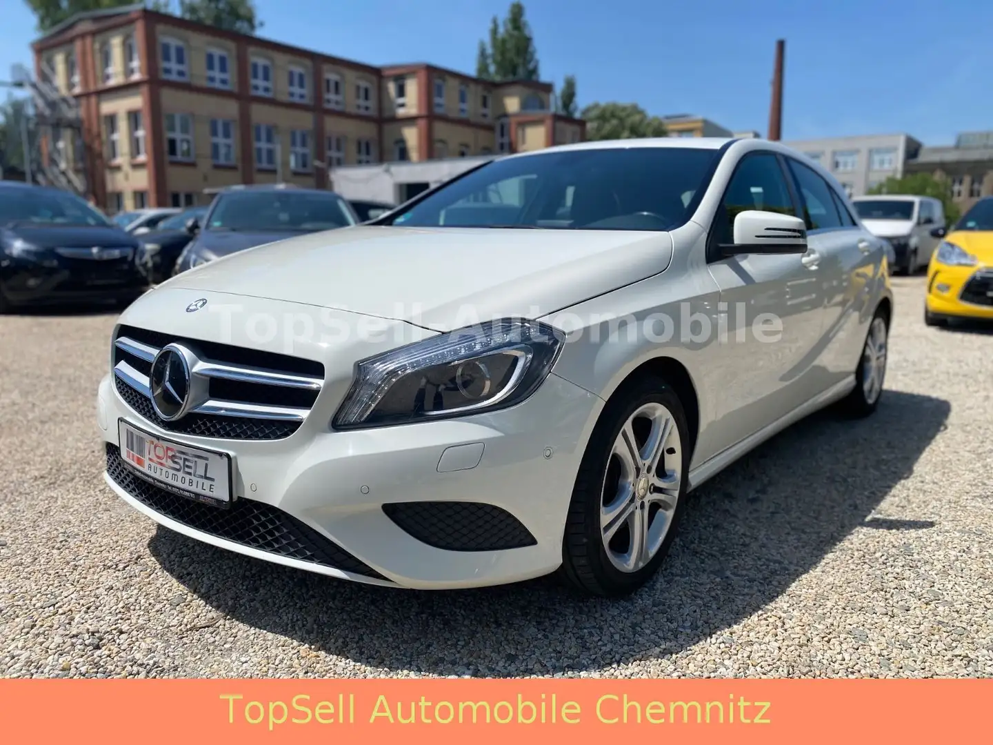 Mercedes-Benz A 180 Urban Bi-Xenon Navi PDC Klima Blanco - 1