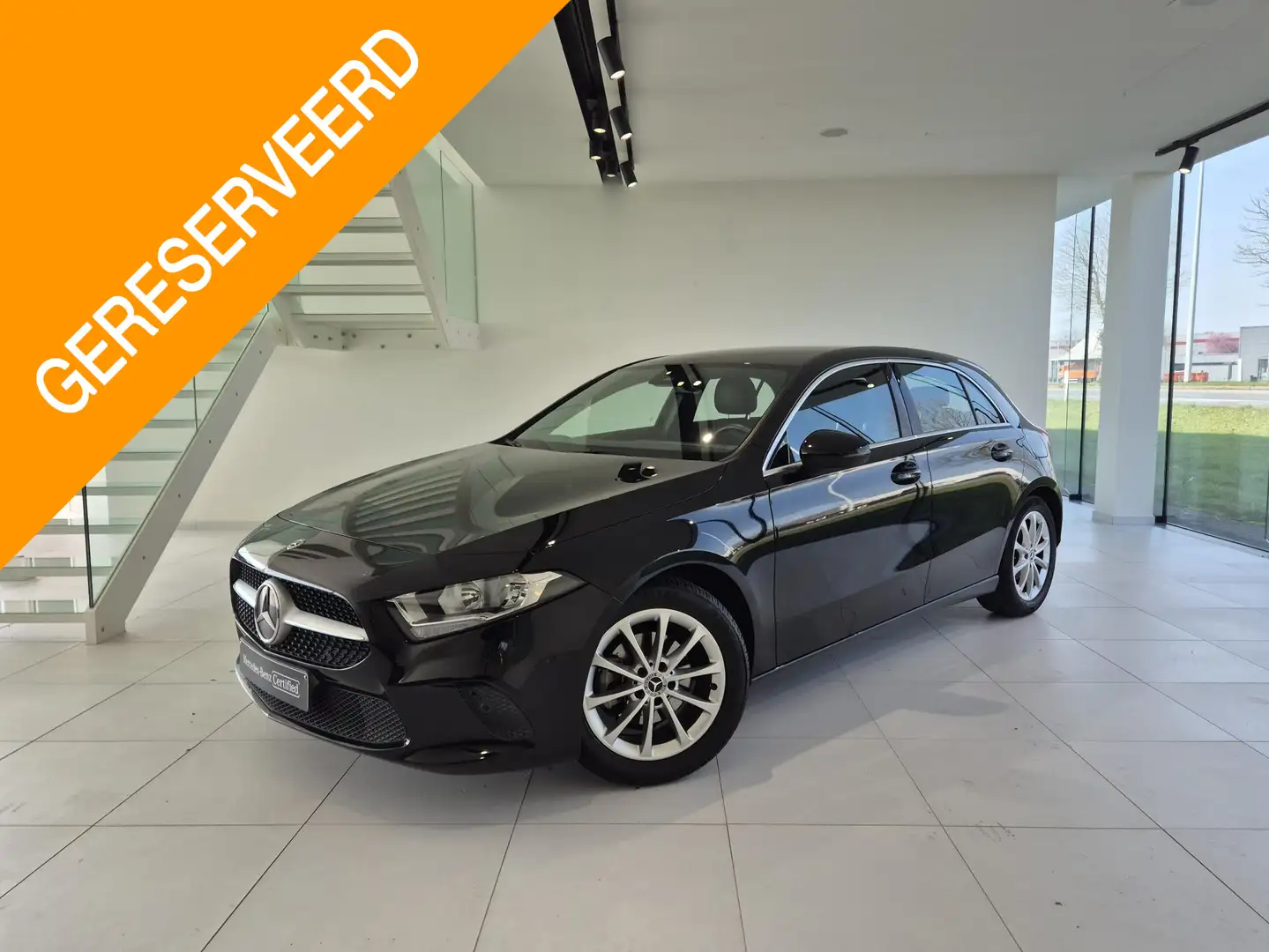 Mercedes-Benz A 180 Hatchback Luxury Line | Verwarmde Zetels | Navigat Schwarz - 1