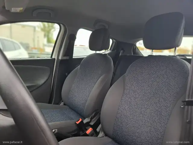 Lancia Ypsilon view 7