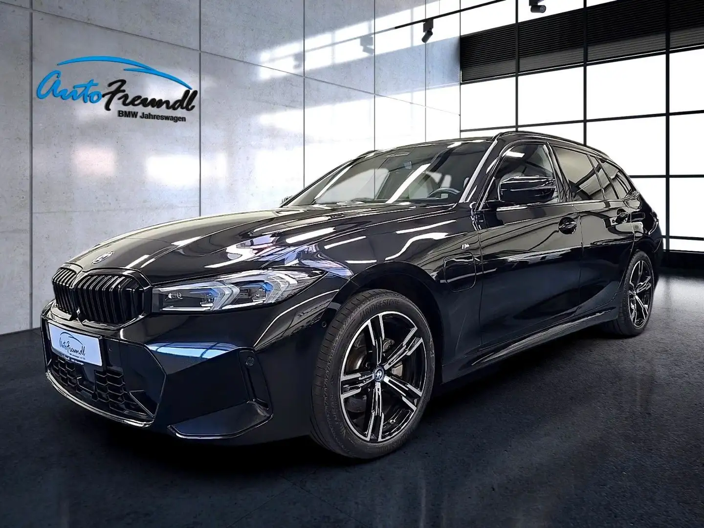 BMW 330 e xDrive M Sport *Dr.As.Prof.*AHK*HuD*LED+* Noir - 1