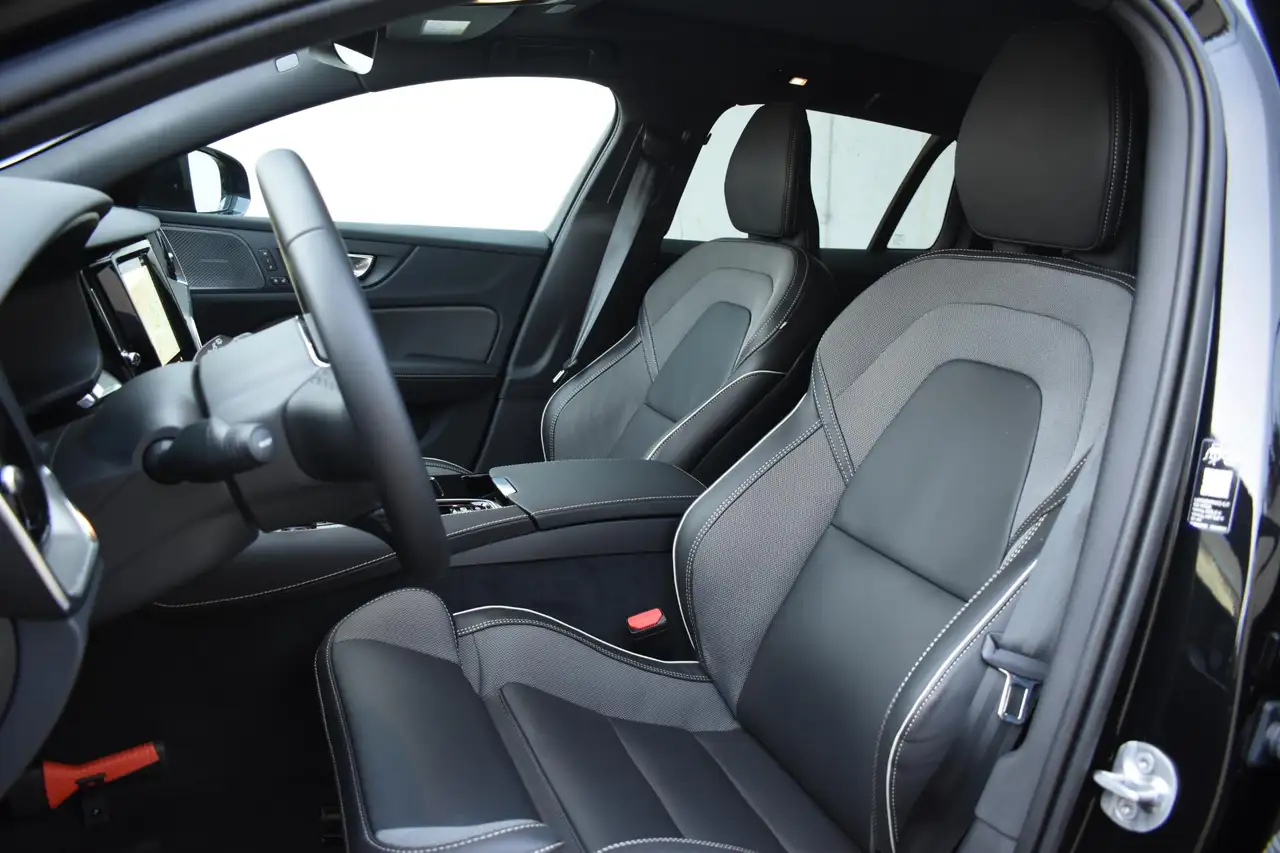 Volvo V60 T8 455PK Automaat Plug-in hybrid AWD Plus Dark / 3, миниатюра 10