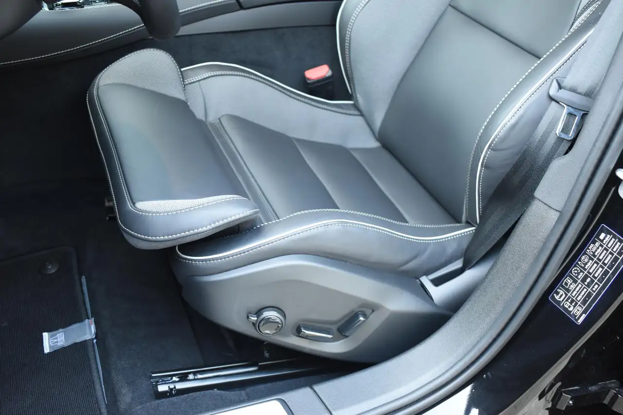 Volvo V60 T8 455PK Automaat Plug-in hybrid AWD Plus Dark / 3, миниатюра 12