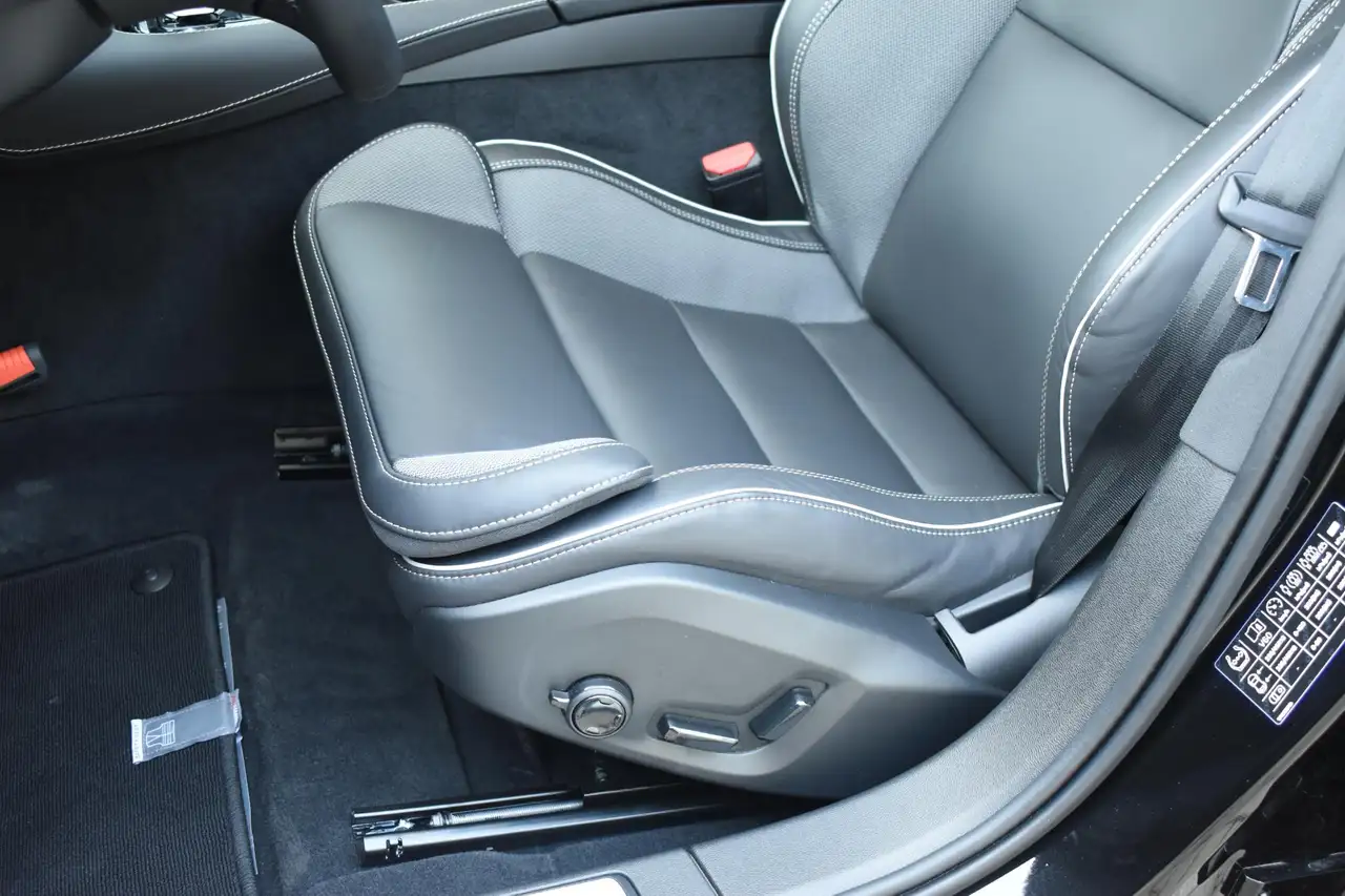 Volvo V60 T8 455PK Automaat Plug-in hybrid AWD Plus Dark / 3, миниатюра 11