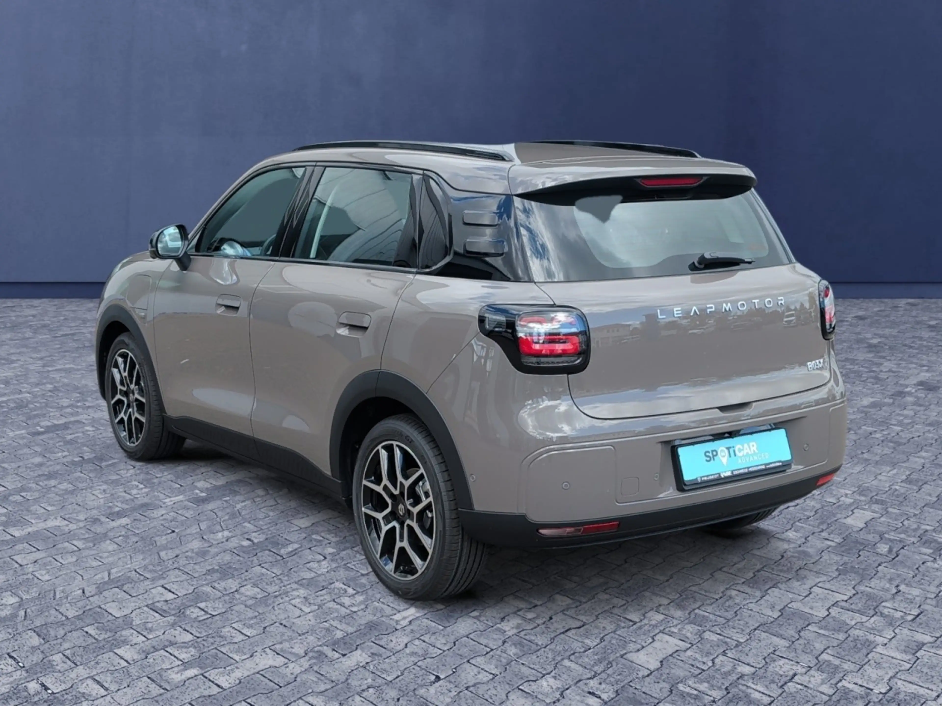Leapmotor B03X Design 53kWh 360-Grad-Kamera+ACC+Navi Klima — photo 3