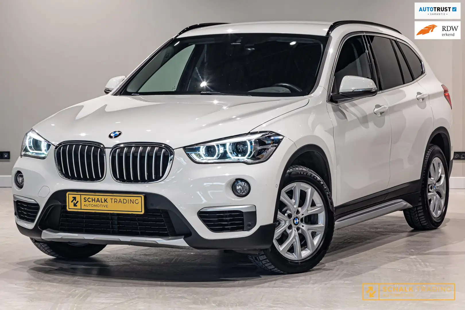 BMW X1 SDrive18i High Executive|Cam|StoelV|Dealer ond|Cli Wit - 1