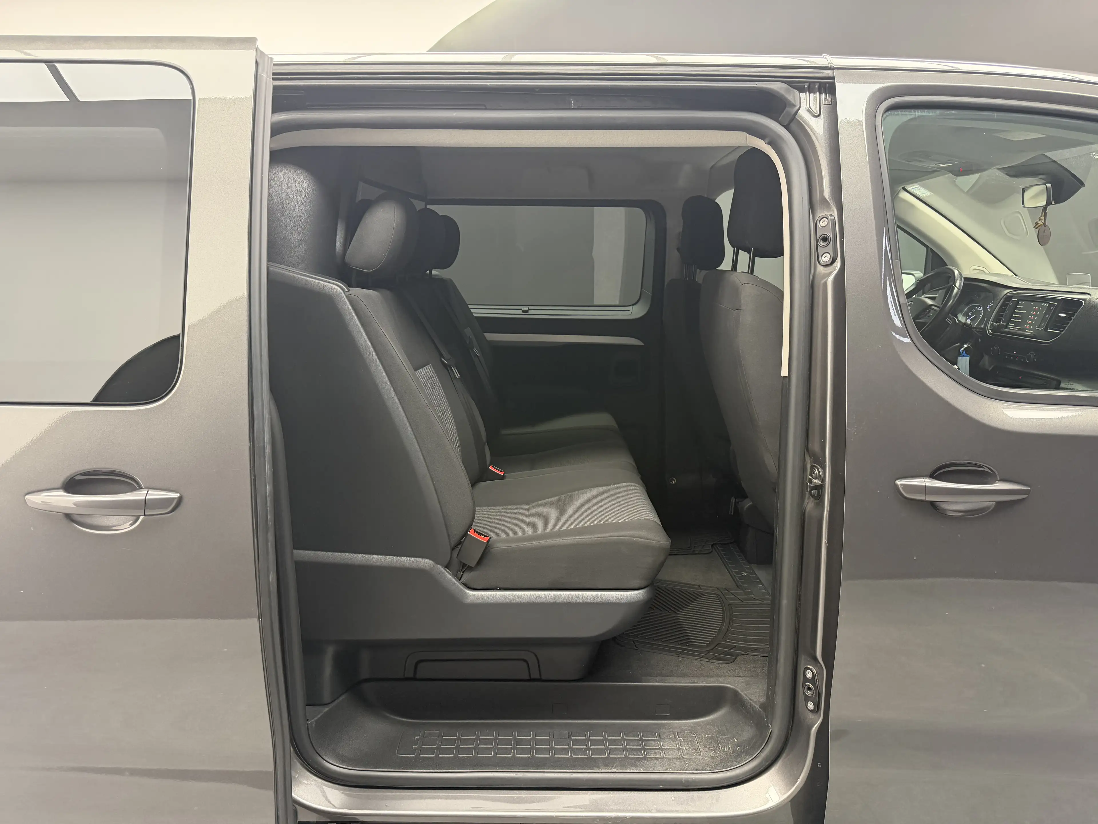 Opel Vivaro 2.0 TD L3H1 * 1ER PROP + 5 PLACES + CAMÉRA + REGU — photo 10