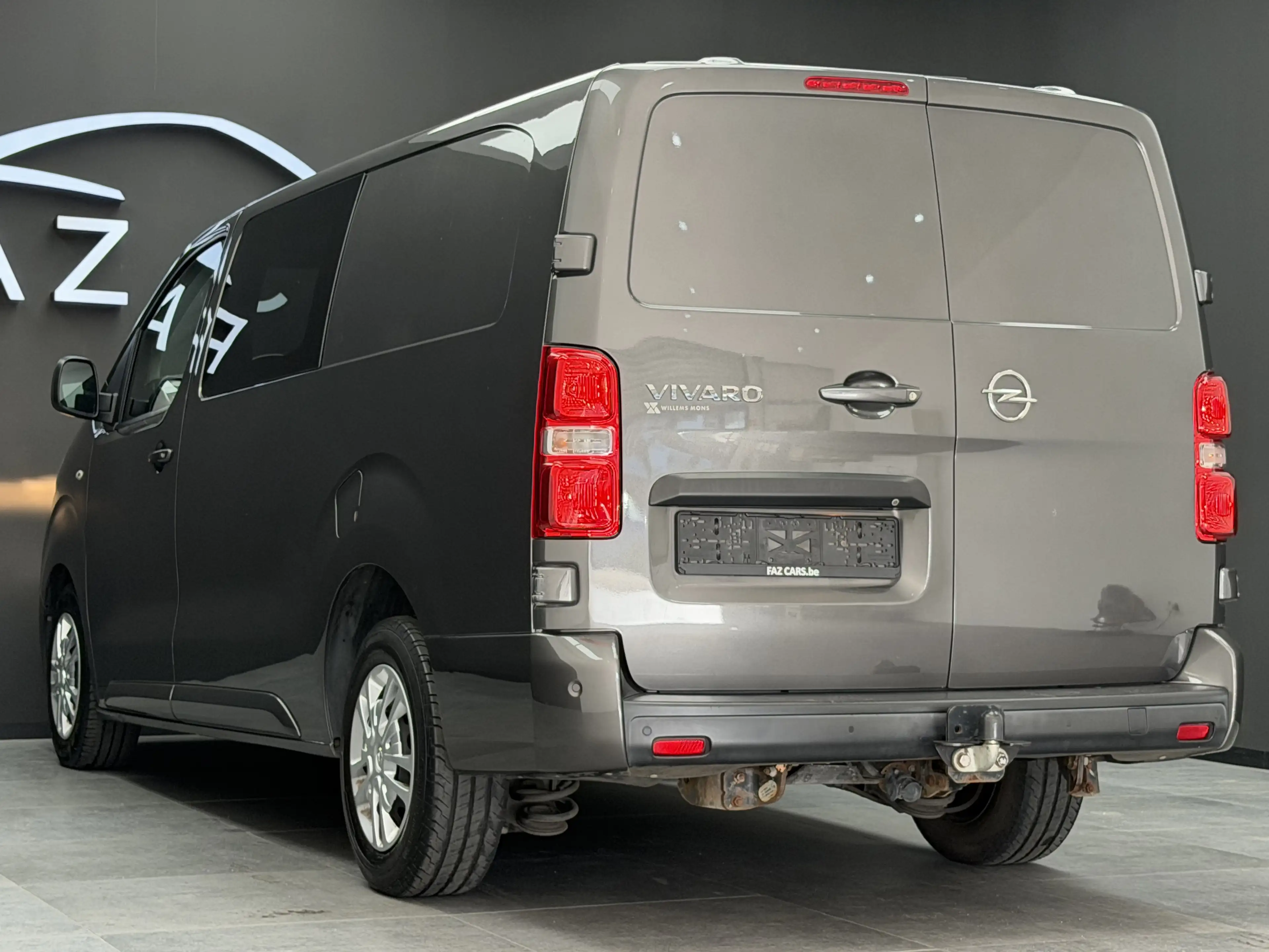 Opel Vivaro 2.0 TD L3H1 * 1ER PROP + 5 PLACES + CAMÉRA + REGU — photo 7