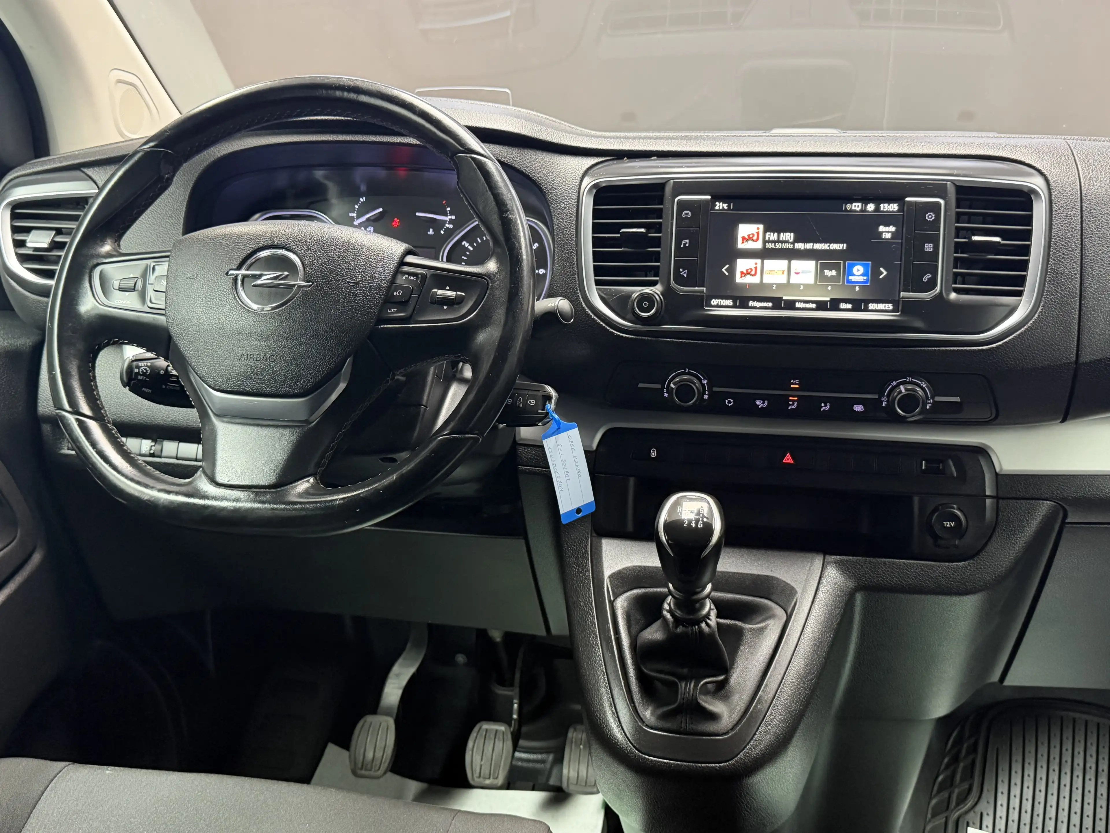 Opel Vivaro 2.0 TD L3H1 * 1ER PROP + 5 PLACES + CAMÉRA + REGU — photo 11