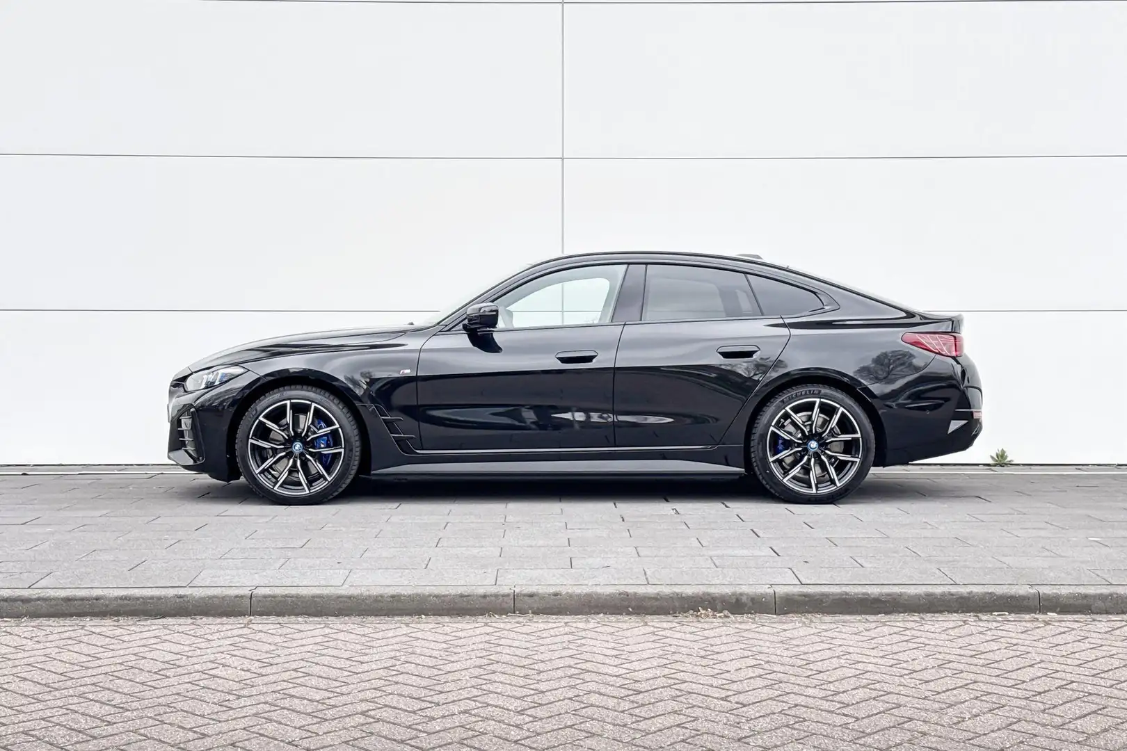 BMW i4 eDrive40 84 kWh Zwart - 2