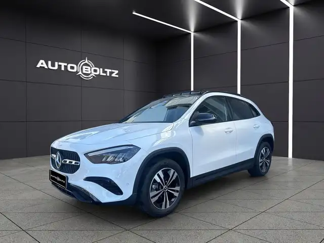 Mercedes-Benz GLA 200 PANO NIGHT MBUX KAMERA LED WINTER NAVI