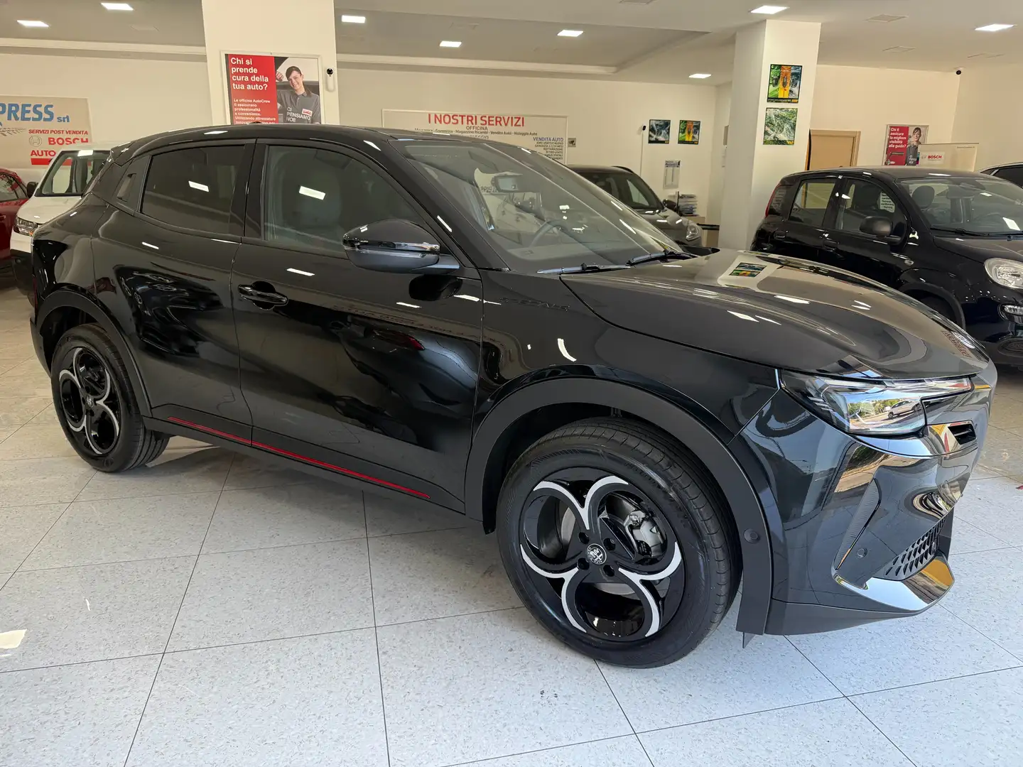 Alfa Romeo Junior Junior 1.2 ibrida Speciale 145cv edct6 Nero - 2