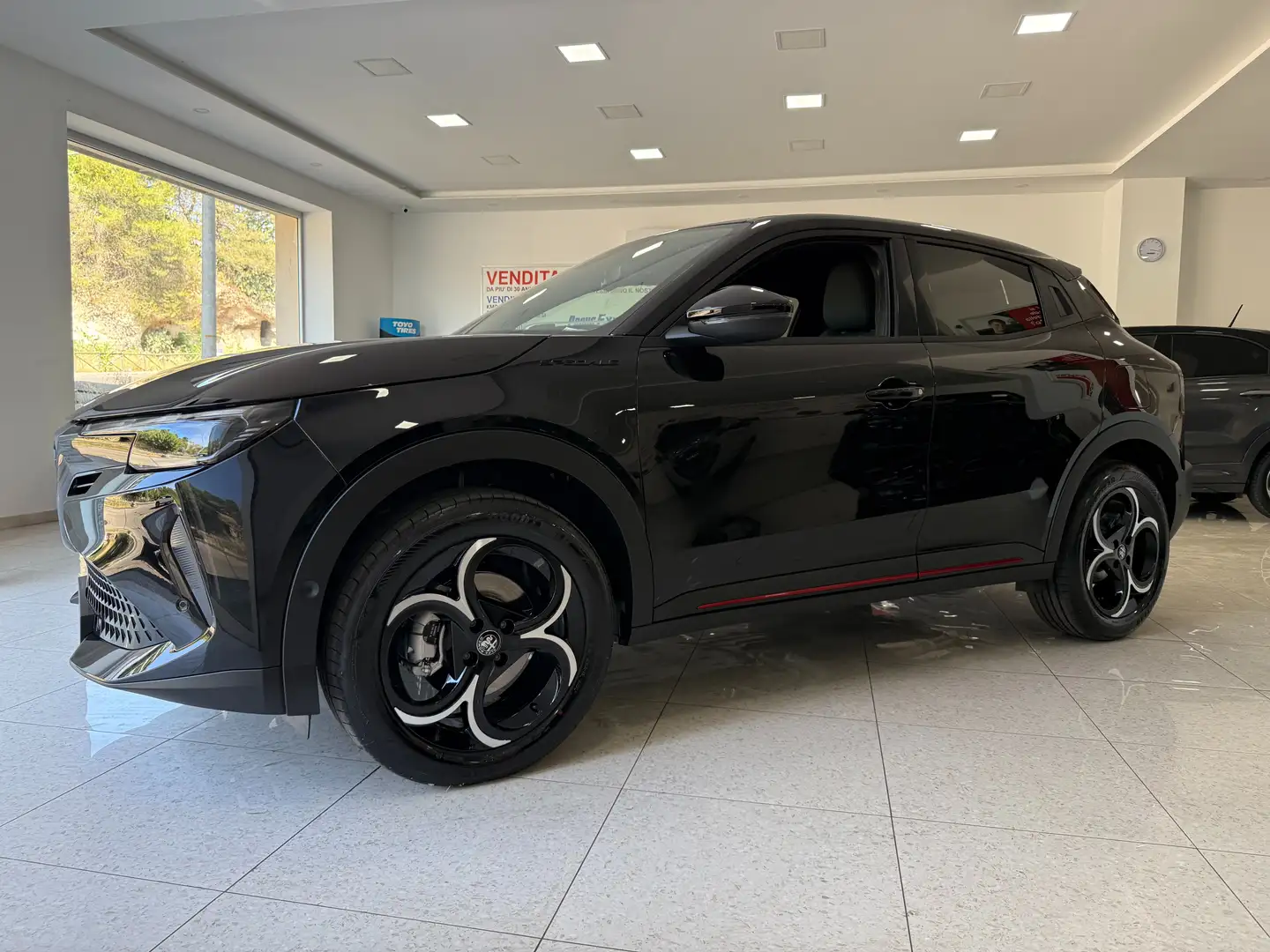 Alfa Romeo Junior Junior 1.2 ibrida Speciale 145cv edct6 Nero - 1