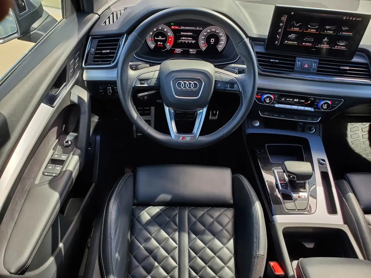 Audi SQ5 снимка Audi SQ5