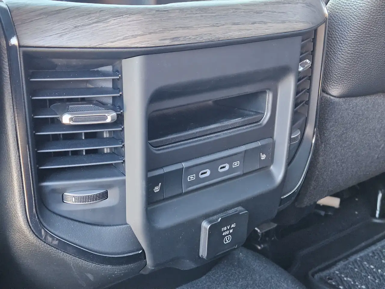 RAM 2500 снимка RAM 2500