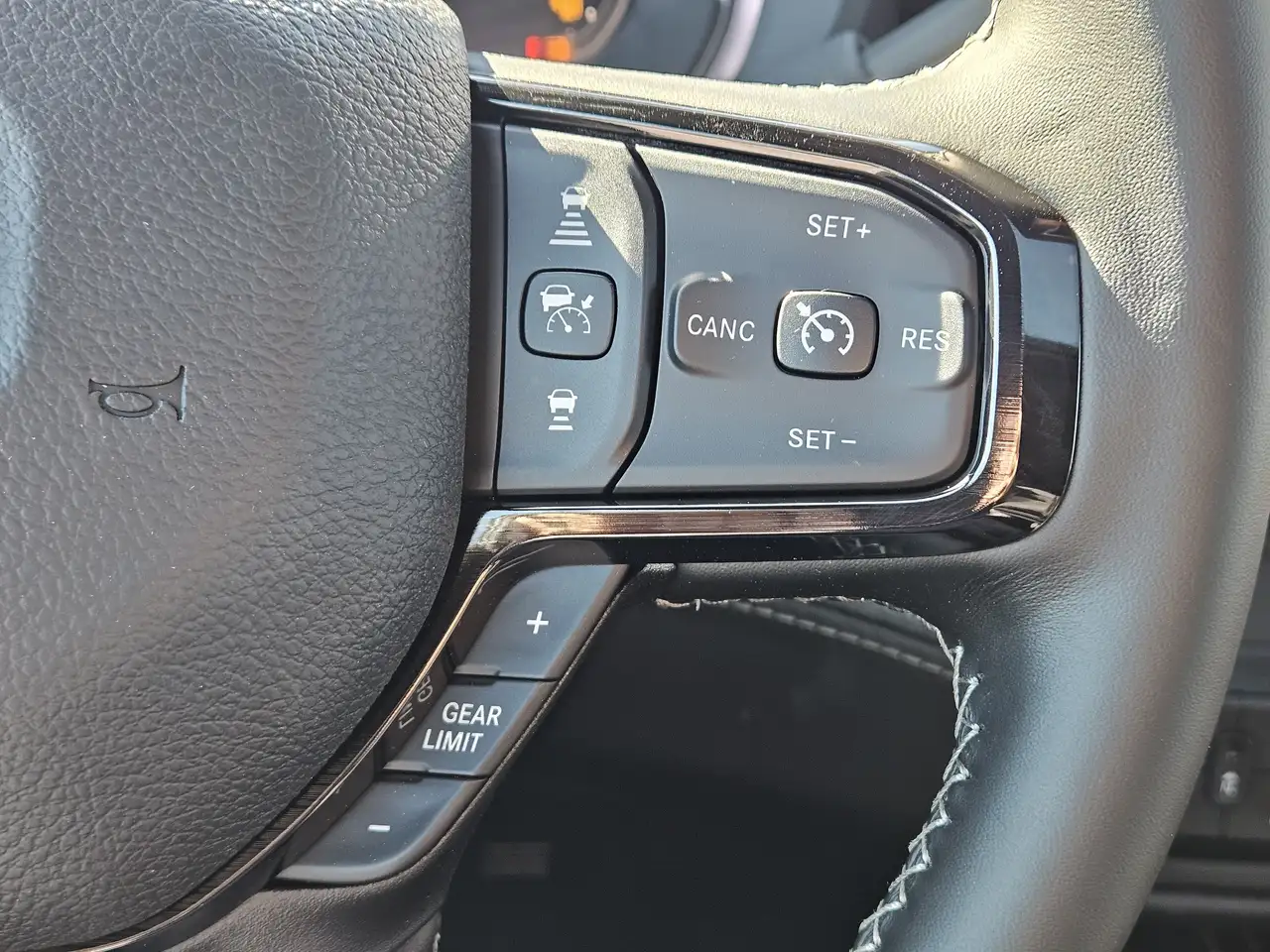 RAM 2500 снимка RAM 2500