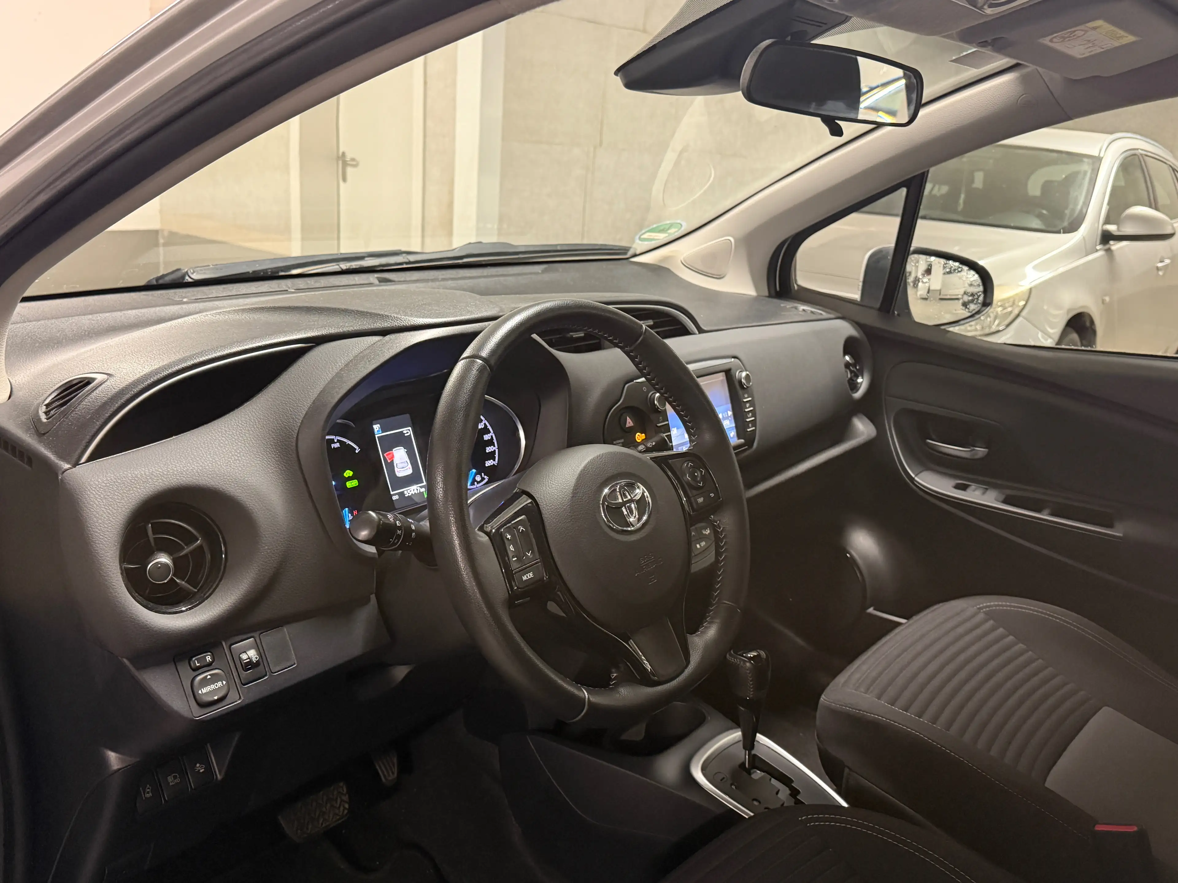Toyota Yaris 1.5 Hybrid Comfort Automatik*Kamera* — photo 11