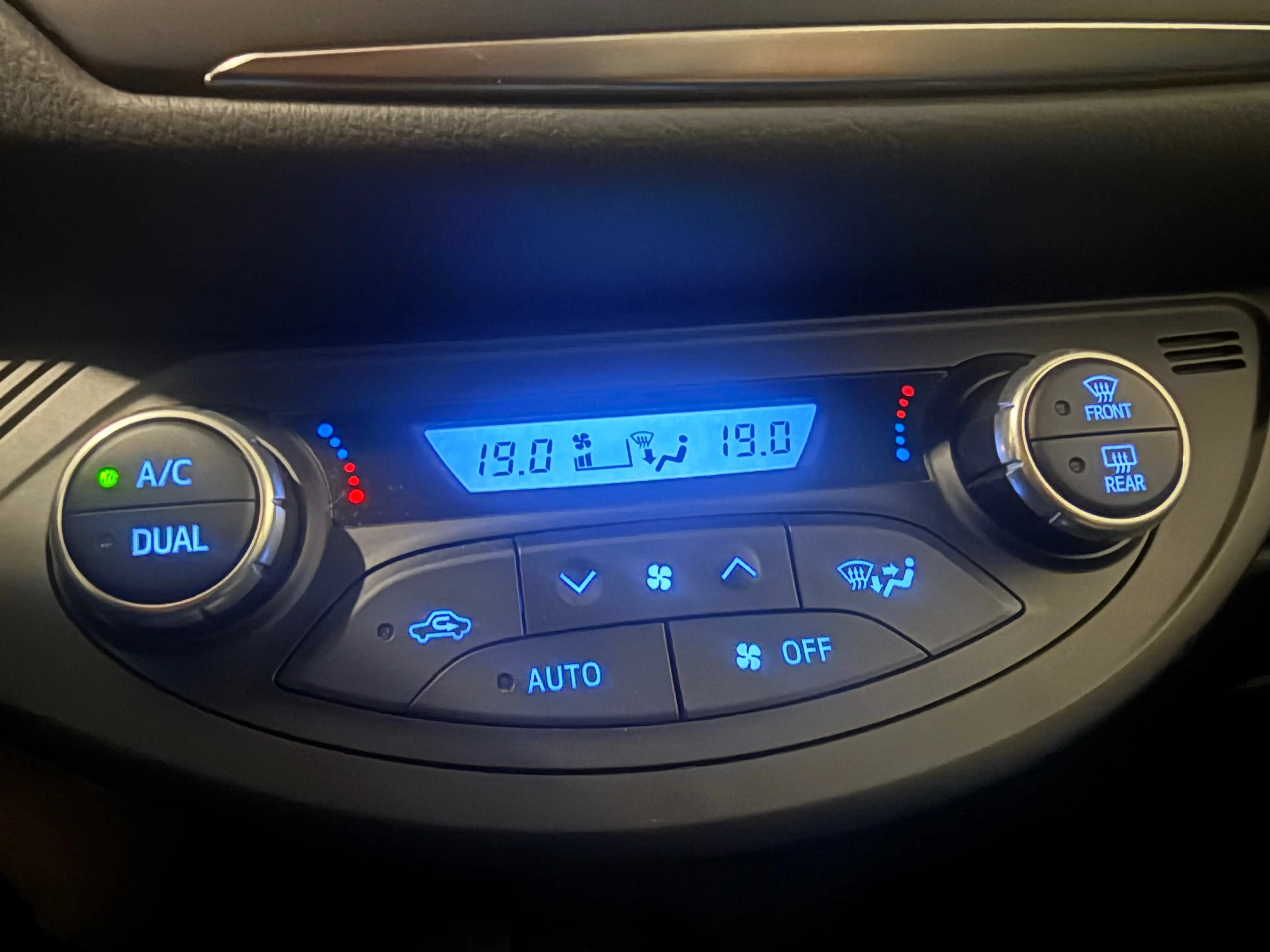 Toyota Yaris 1.5 Hybrid Comfort Automatik*Kamera* — photo 21